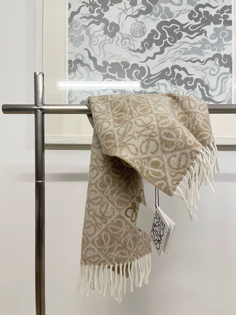 LOEWE Logo Wool Scarf Beige Unisex - dmc