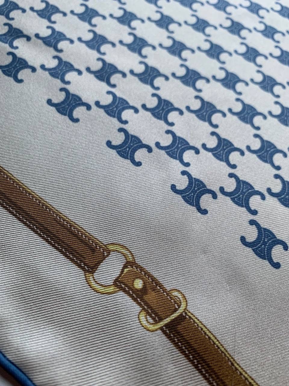 Celine CELINE BANDANA TRIOMPHE IN HERITAGE SILK TWILL NEW Size ONE SIZE - 8 Thumbnail