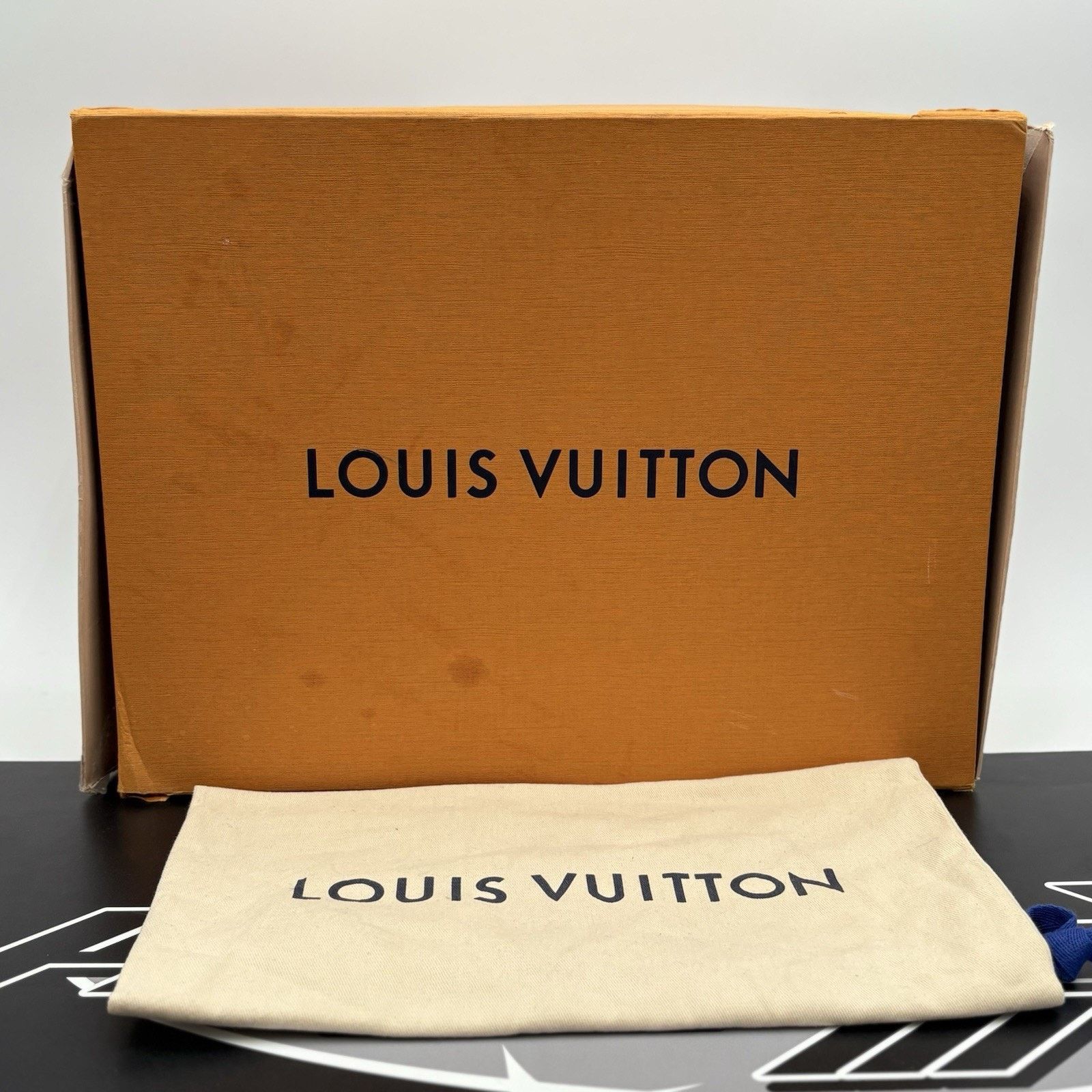 Louis Vuitton (9-9.5) Louis Vuitton Trainer ' Damier Denim ' | GOOD COND! Size US 9.5 / EU 42-43 - 15 Thumbnail