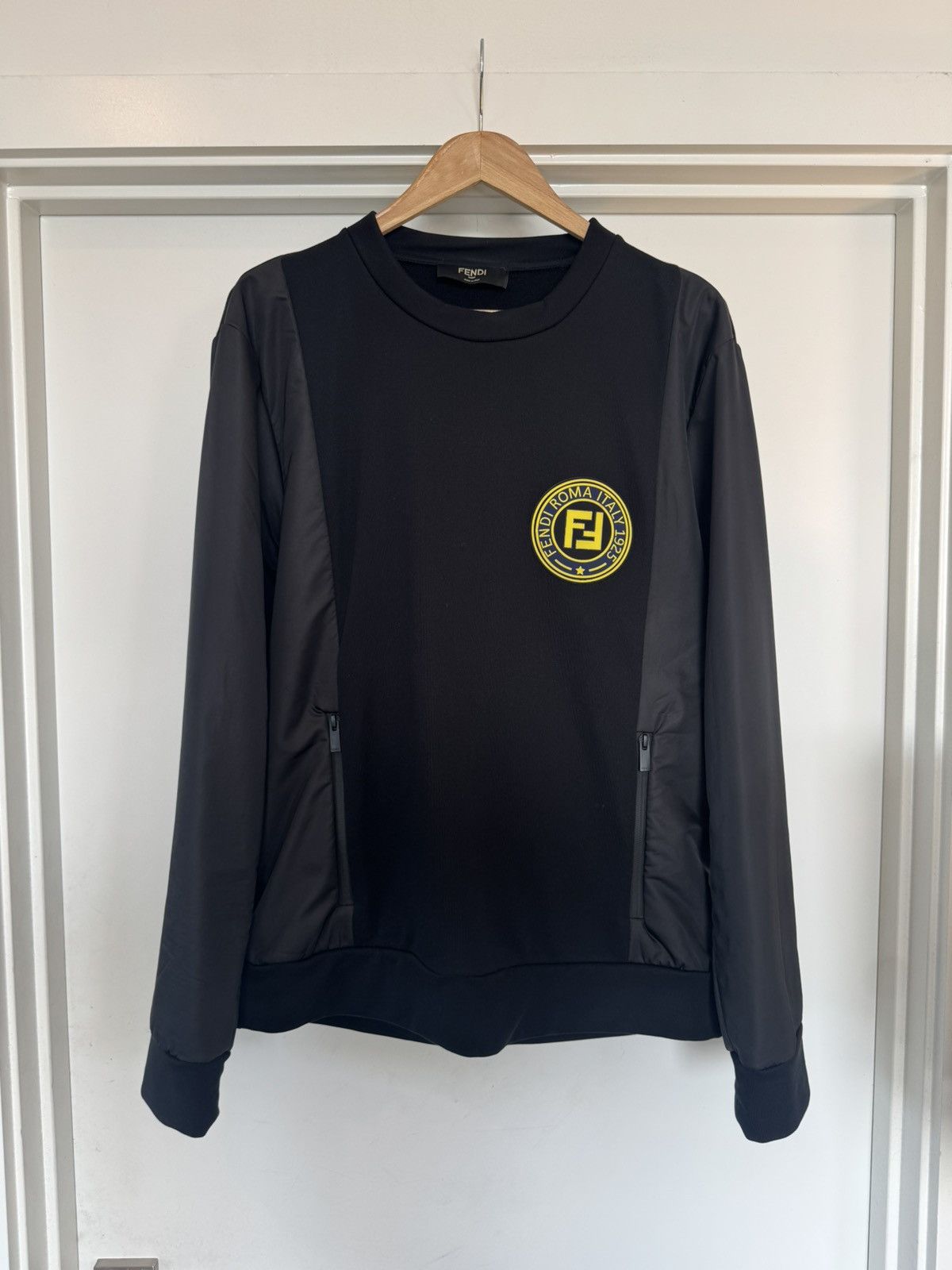 Fendi Fendi Roma Italy 1925 Sweater Size US XL / EU 56 / 4 - 1 Thumbnail