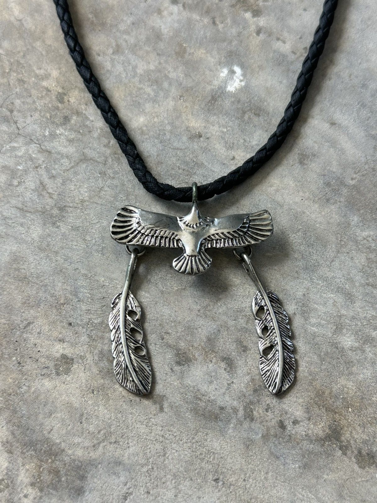 Japanese Brand × Jewelry Native Eagle/ Feathers Pendant Leather Necklace Size ONE SIZE - 2 Thumbnail