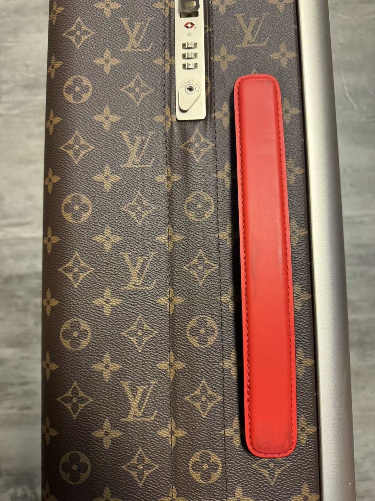 Louis Vuitton Louis Vuitton Horizon 55 Red Size ONE SIZE - 18 Thumbnail