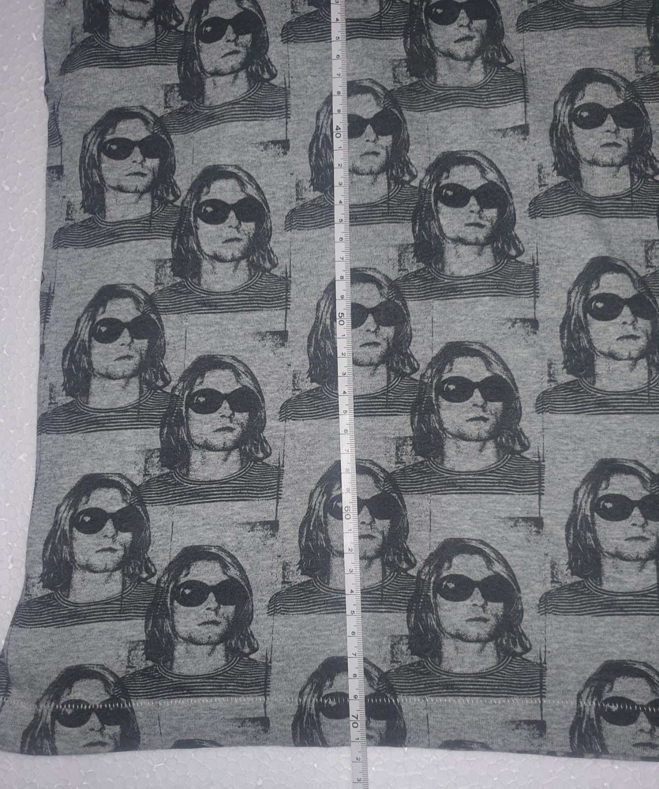 Uniqlo Uniqlo Nirvana Kurt Cobain Over Print Tshirt Size US L / EU 52-54 / 3 - 6 Thumbnail