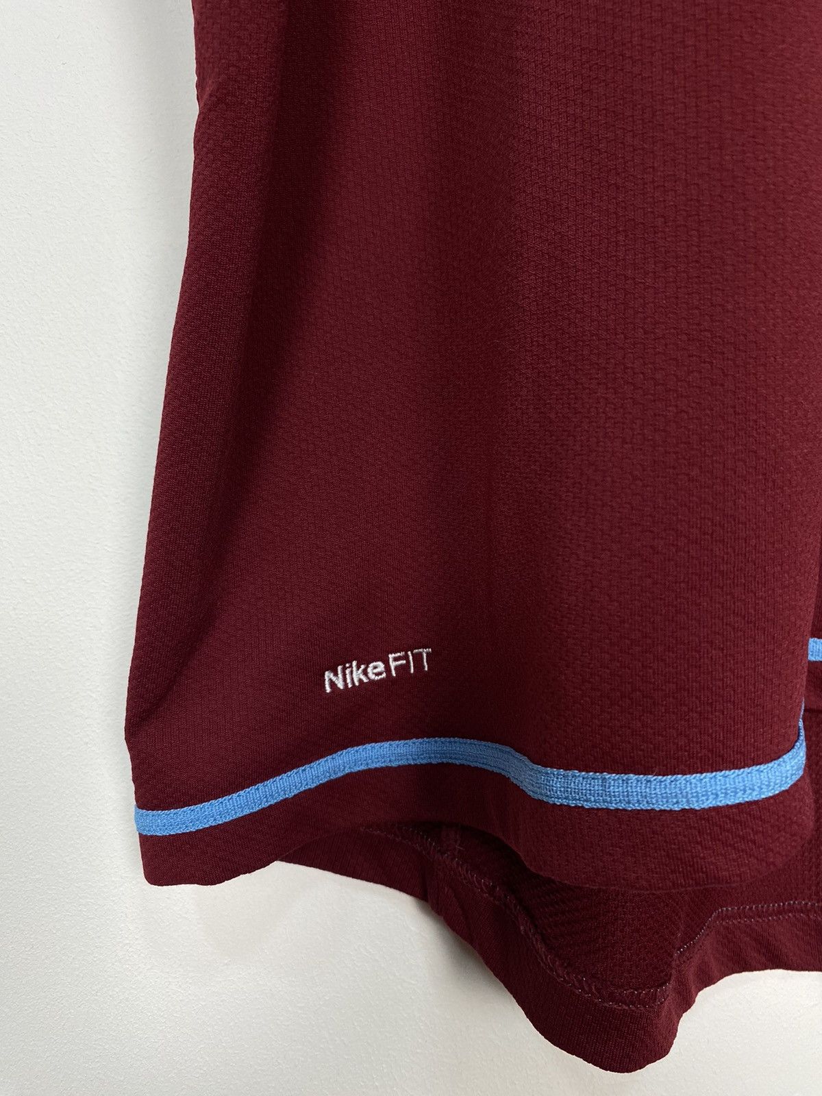Nike Aston Villa Nike Men’s L shirt Home Jersey Kit - 2007-2008 Size US L / EU 52-54 / 3 - 4 Thumbnail