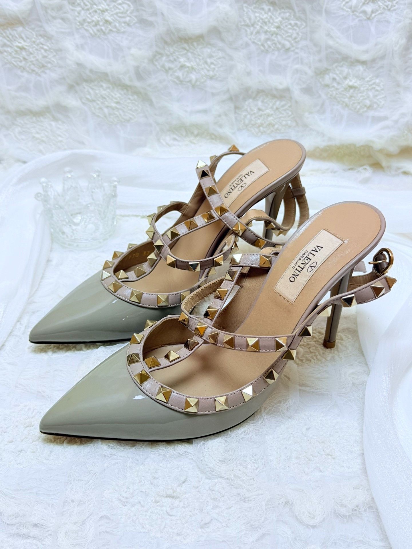 Valentino Valentino Green Lowtop Sneakers us_7 Women Size US 7 / IT 37 - 1 Thumbnail