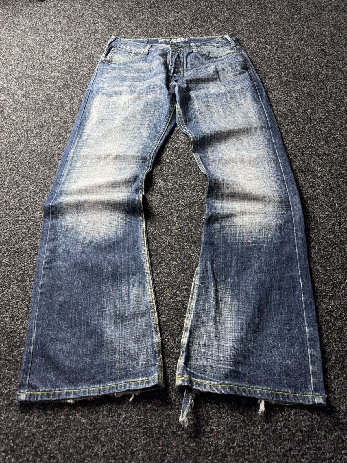 Japanese Brand Vintage Retro Y2K Sk8 Flared Distressed Denim pants Size US 33 - 1 Thumbnail