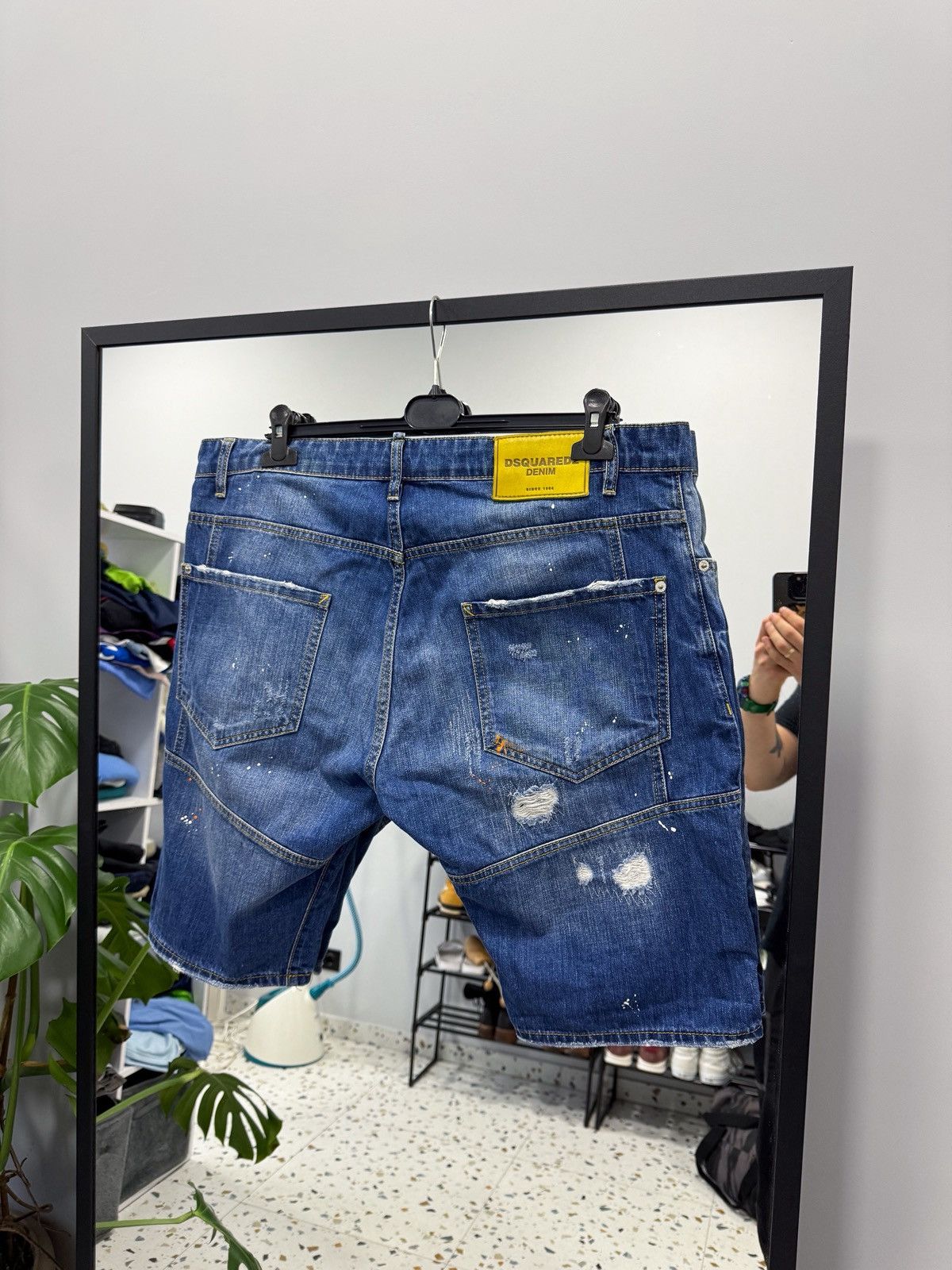 Dsquared2 Dsquared2 distressed denim shorts size 54 Size US 38 / EU 54 - 2 Thumbnail