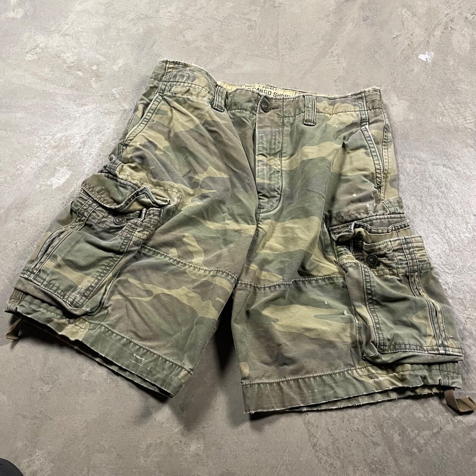 Abercrombie and discount fitch camo shorts