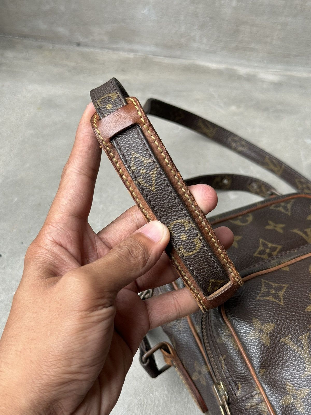 Louis Vuitton Louis Vuitton Amazon Canvas Shoulder Bag Size ONE SIZE - 12 Thumbnail