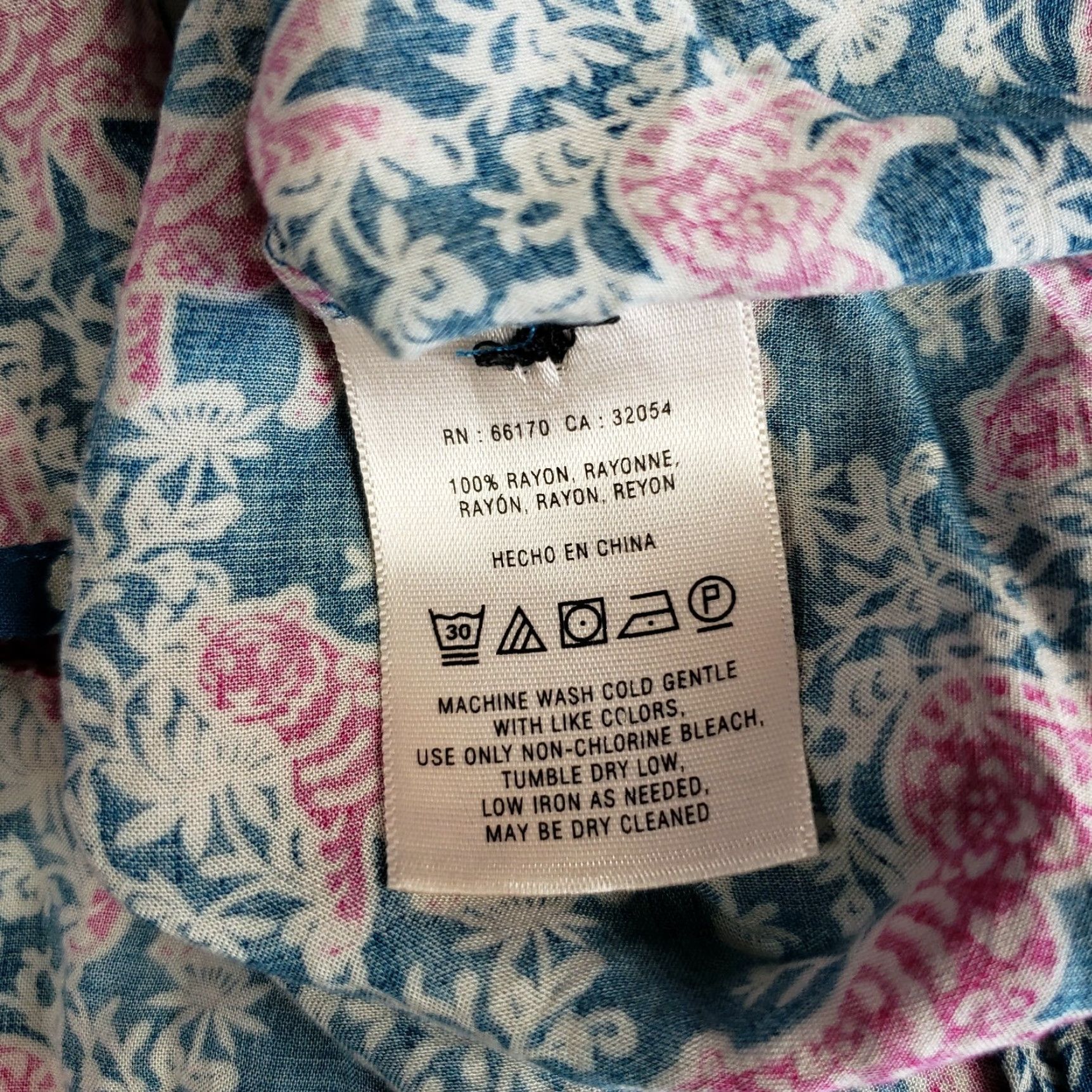 Anthropologie VINTAGE Vanessa Virginia Womens Blouse Popover Top Tiger Print 6 Pink Rayon Long Sleeve Blouse Womens Shirts 90s? Size M / US 6-8 / IT 42-44 - 5 Thumbnail
