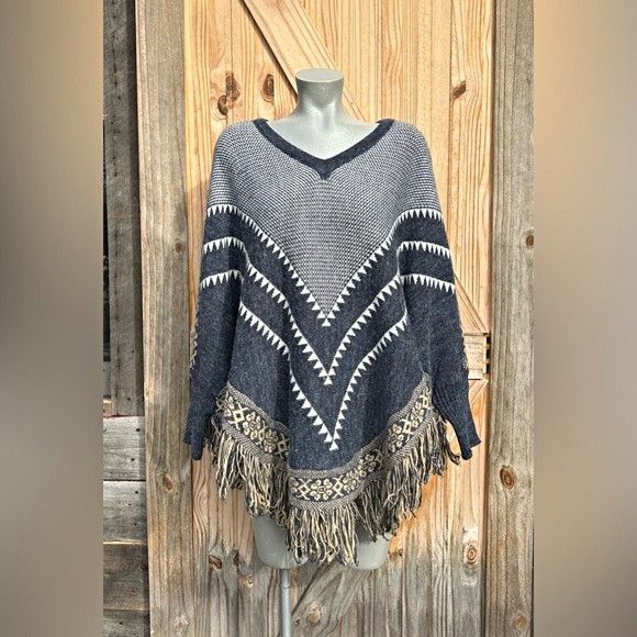Other Papillon Blue Chevron Acrylic Boho Fringe Sleeve Poncho Size M / US 6-8 / IT 42-44 - 1 Thumbnail