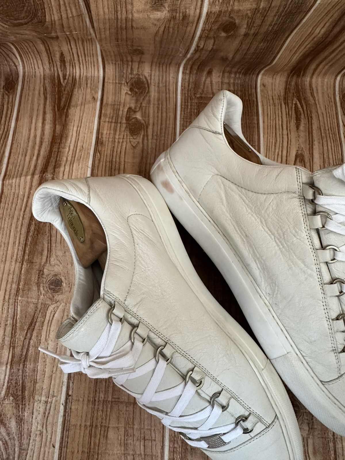 Balenciaga Balenciaga Arena Cracked White Leather Lowtop Sneaks Size US 13 / EU 46 - 7 Thumbnail