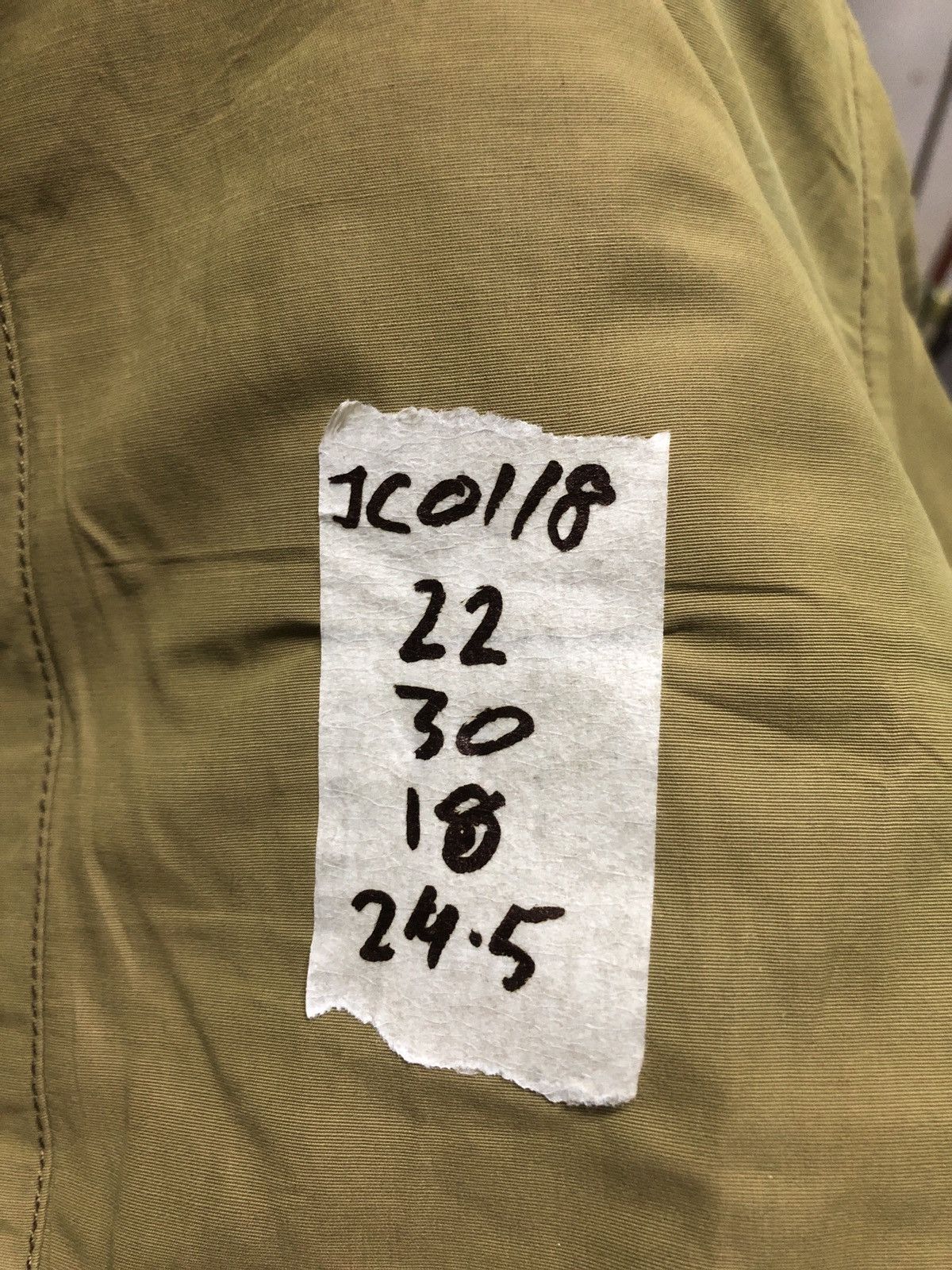 Tommy Hilfiger × Vintage Vintage Sunfaded Tommy Hilfiger Duck Canvas Jacket Size US L / EU 52-54 / 3 - 24 Thumbnail