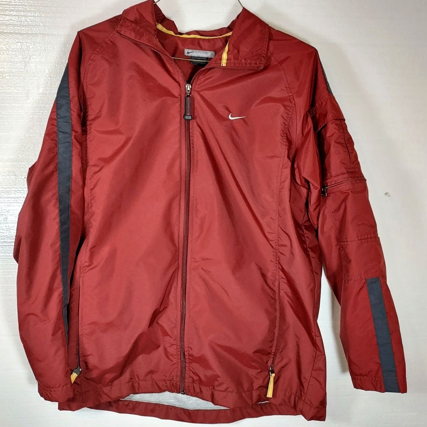 Nike VINTAGE Nike Jacket Men’s Large Red Windbreaker Full Zip Size US L / EU 52-54 / 3 - 4 Thumbnail