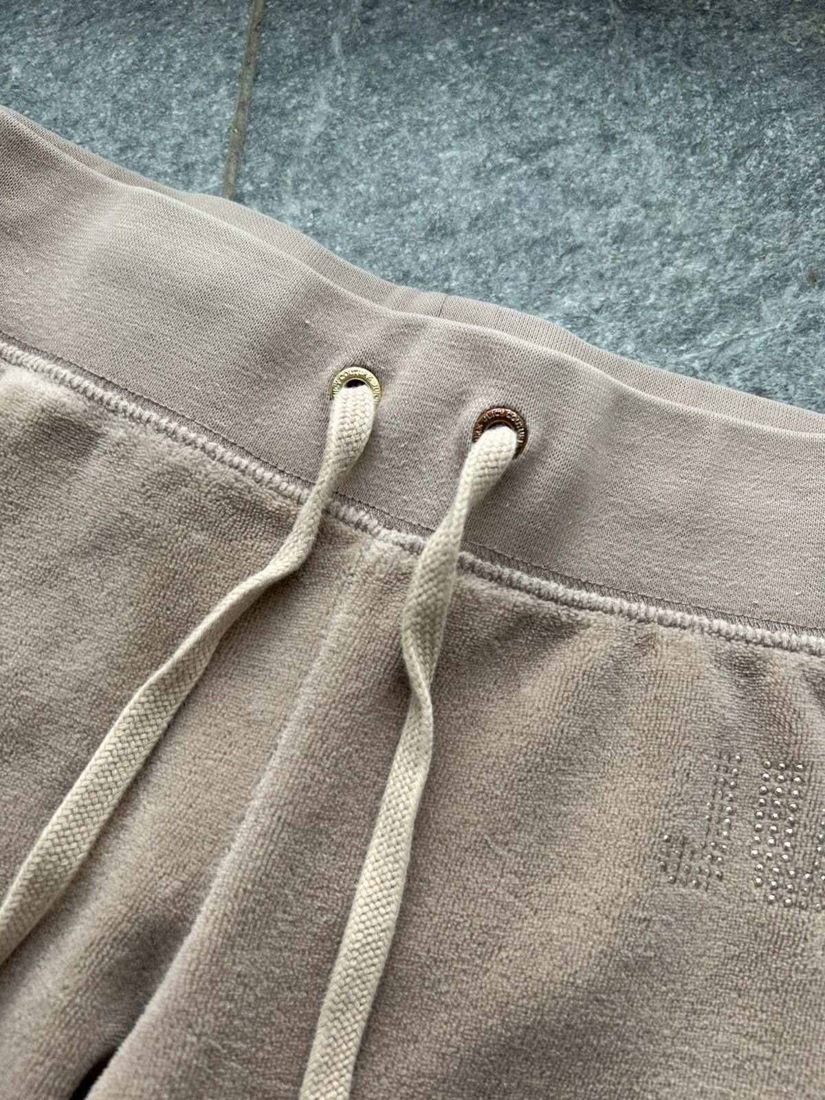 Juicy Couture Vintage sweatpants juicy couture velvet y2k small jogger Size 28" / US 6 / IT 42 - 3 Thumbnail