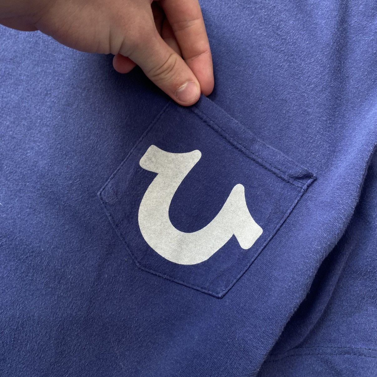 True Religion Men’s True Religion Big Graphic logo y2k Japanese tee Size US M / EU 48-50 / 2 - 4 Thumbnail