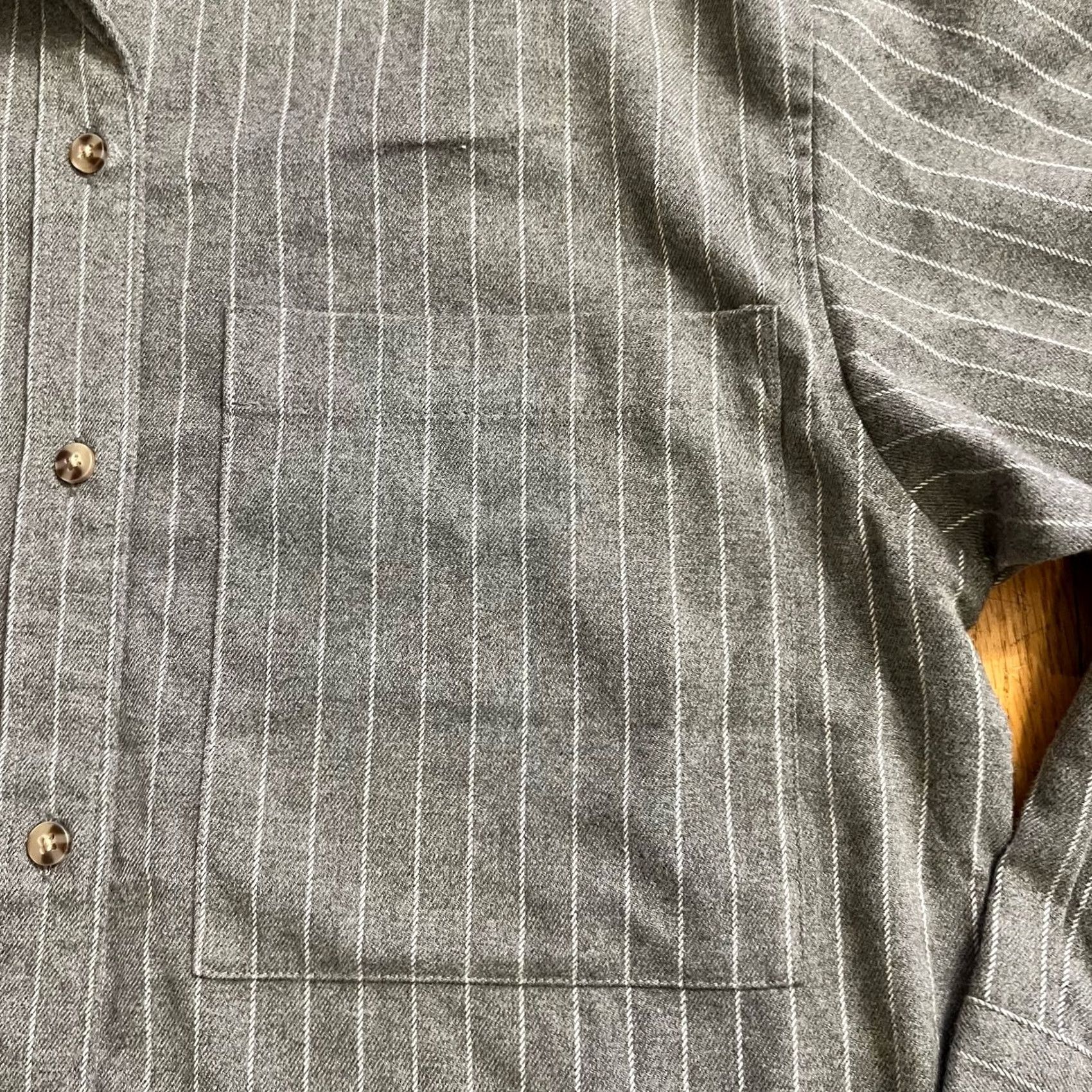 Abercrombie & Fitch Abercrombie & Fitch Soft AF Flannel Shirt Womens Small Gray Oversized Button Up Shirt Womens S Gray / Button-Up Shirt Size S / US 4 / IT 40 - 2 Thumbnail