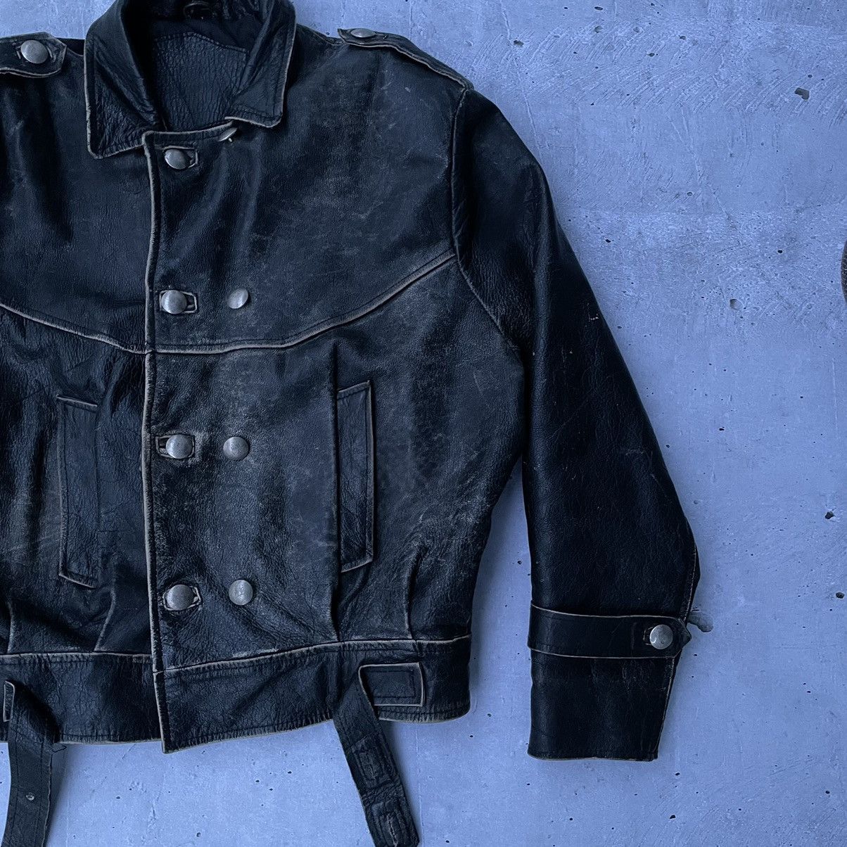 Vintage 🔥very rare🔥80s j-31 vintage leather jacket with iron buttons Size US L / EU 52-54 / 3 - 8 Thumbnail