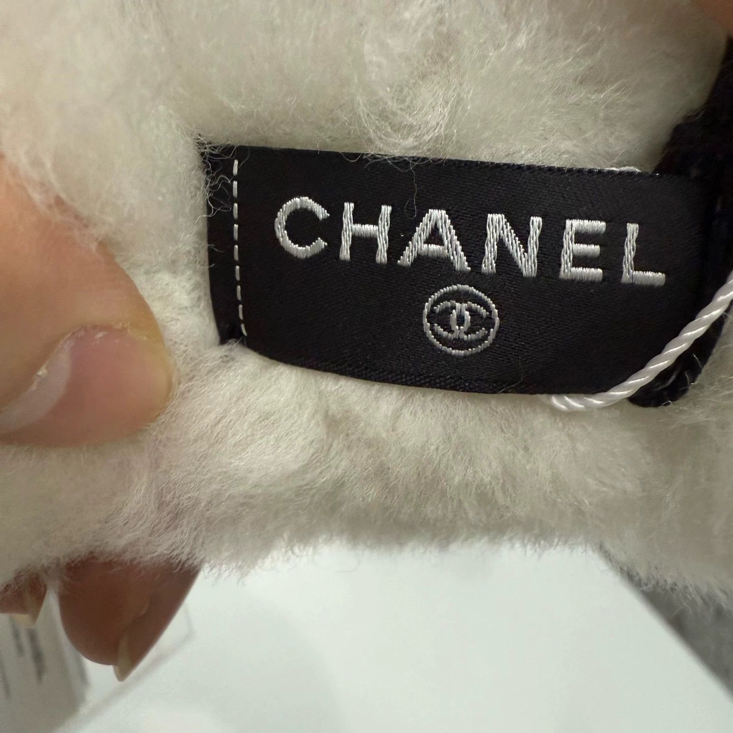 Chanel Chanel Panda Black White Logo Ear Muffs Size ONE SIZE - 4 Thumbnail