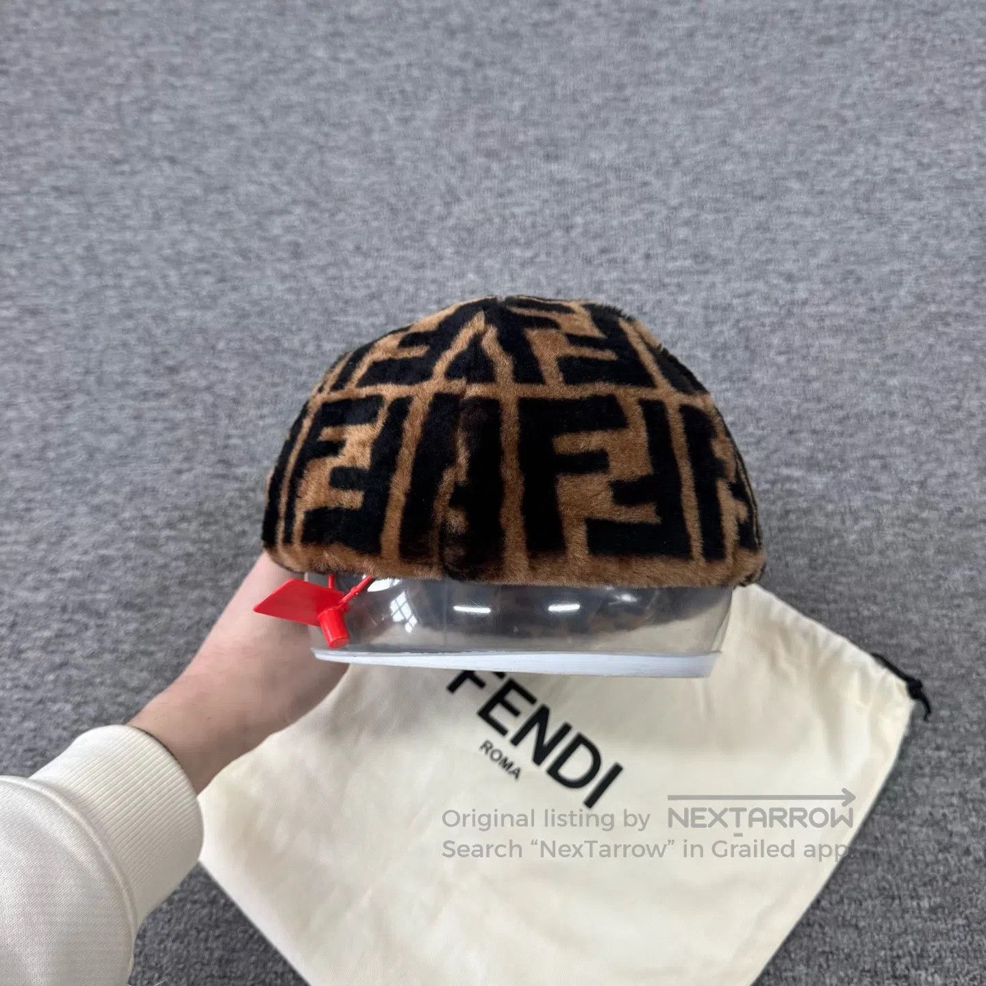 Fendi FENDI Brown-black double-F aged plush fur Newsboy's hat| Size ONE SIZE - 3 Thumbnail