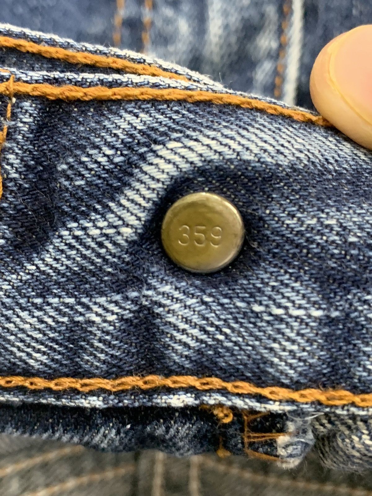 Levis 502 Distressed Denim Pants (AE11)