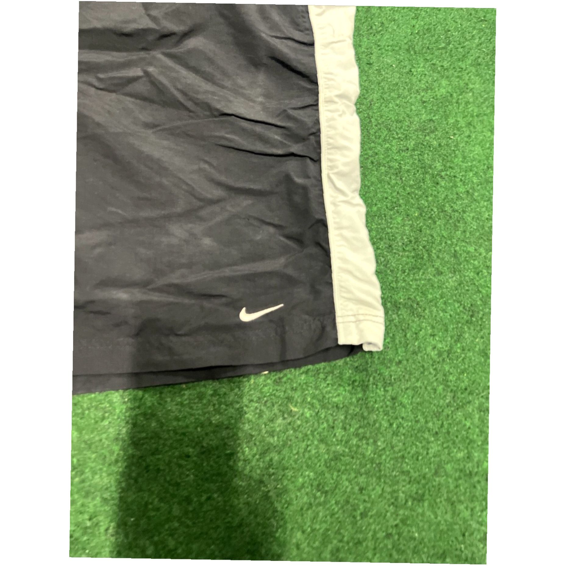 Nike Vintage Y2K Nike Mens Black Swim Shorts Trunks Large Spell Out Gray Swoosh Logo Size US 33 - 2 Thumbnail