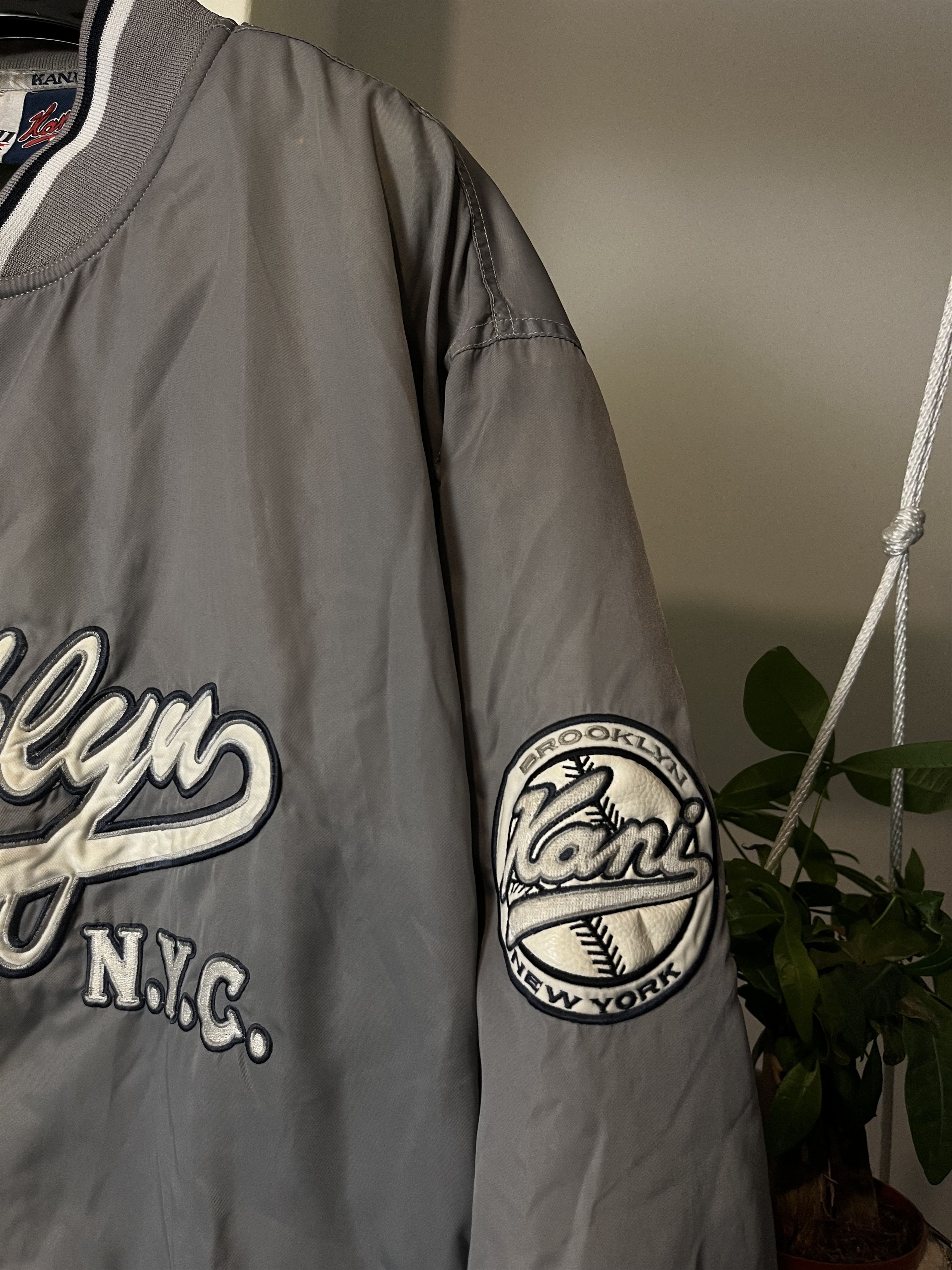 Karl Kani × Vintage Karl Kani 23 Brooklyn Vintage Navy Bomber Jacket Big Logo Size US L / EU 52-54 / 3 - 5 Thumbnail
