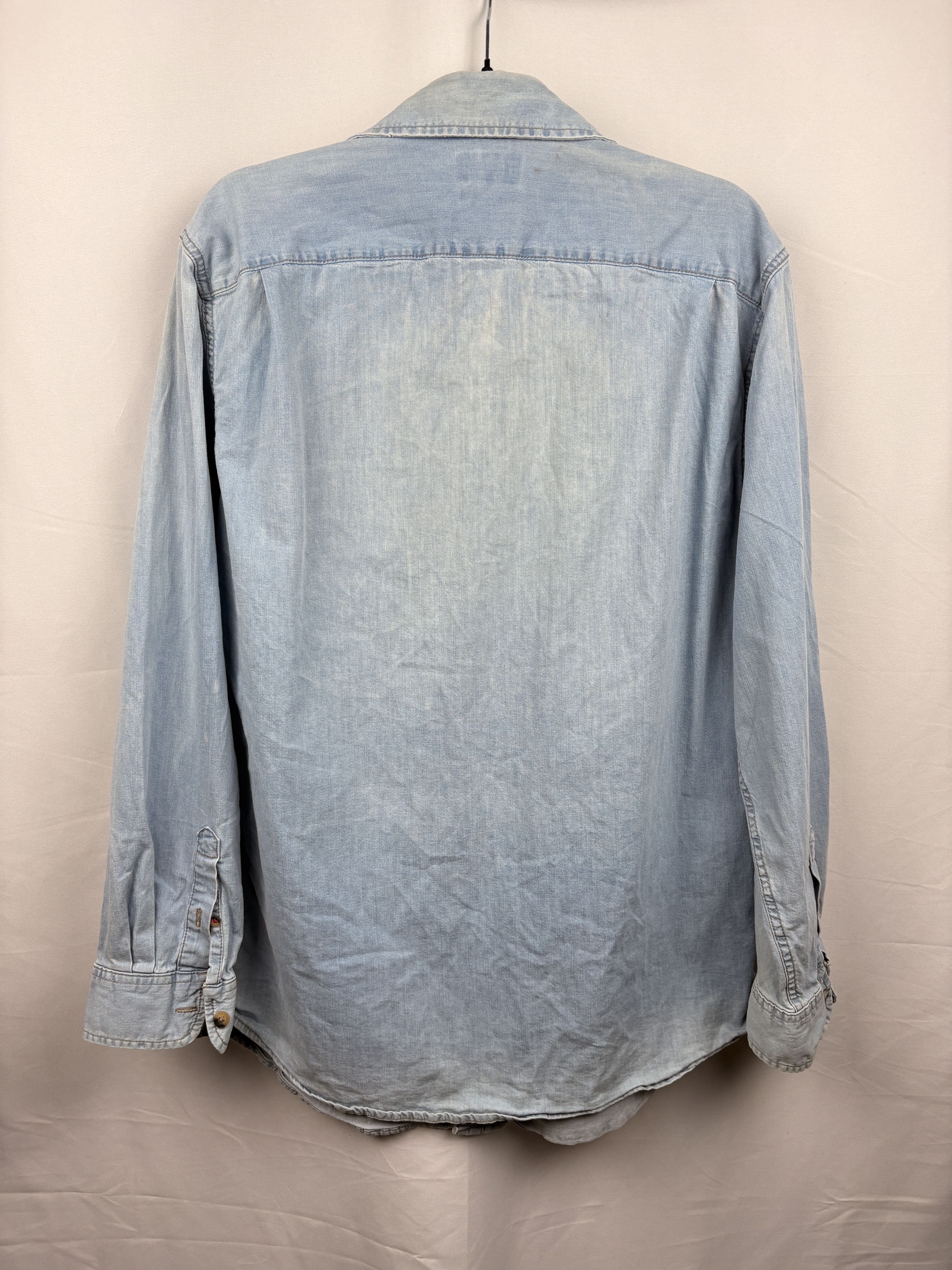 Wrangler Wrangler Light Wash Denim Button Up Shirt Workwear Style Size US L / EU 52-54 / 3 - 2 Thumbnail