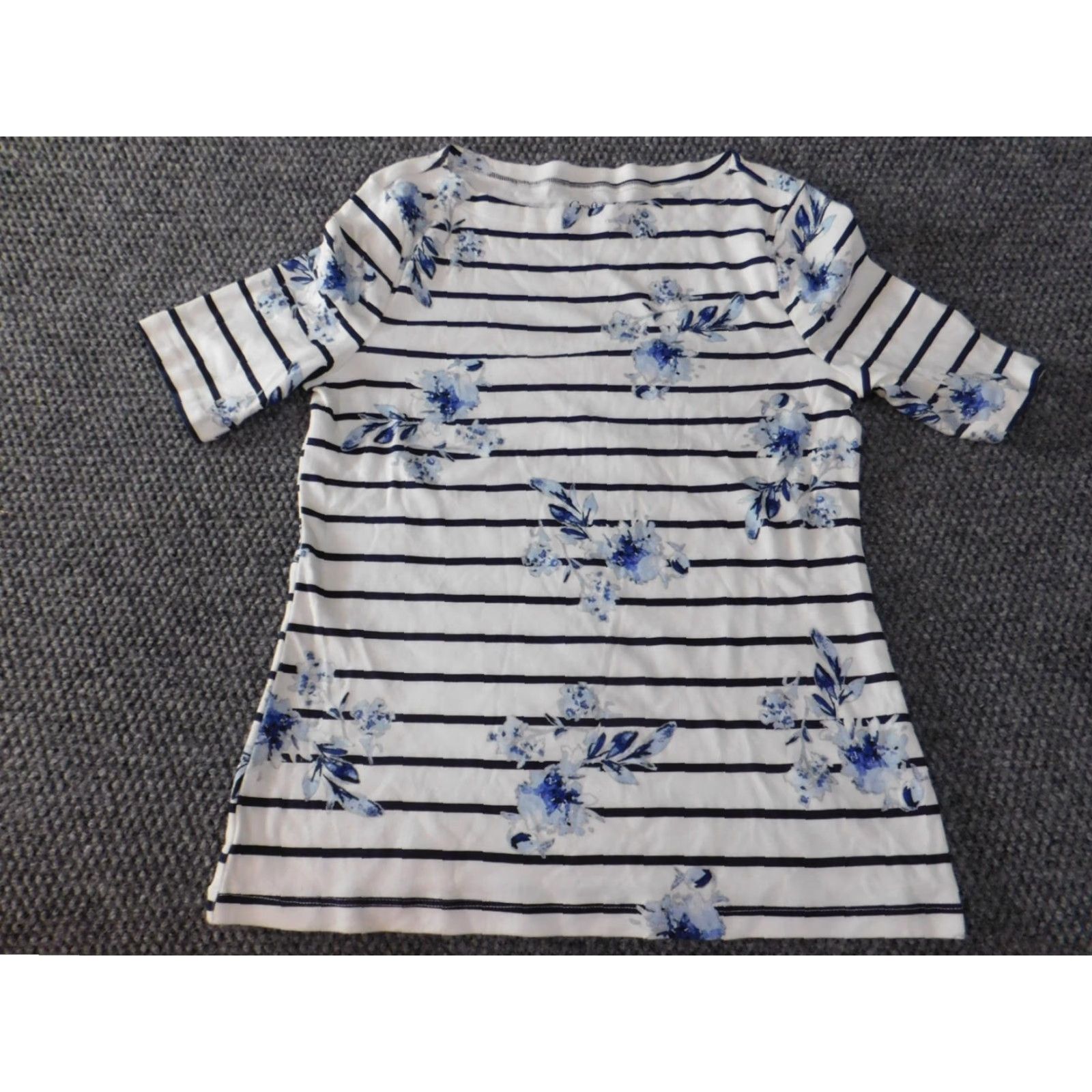 Croft & Barrow Croft & Barrow Womens Blouse PS Petites blue floral striped shirt Size S / US 4 / IT 40 - 3 Thumbnail