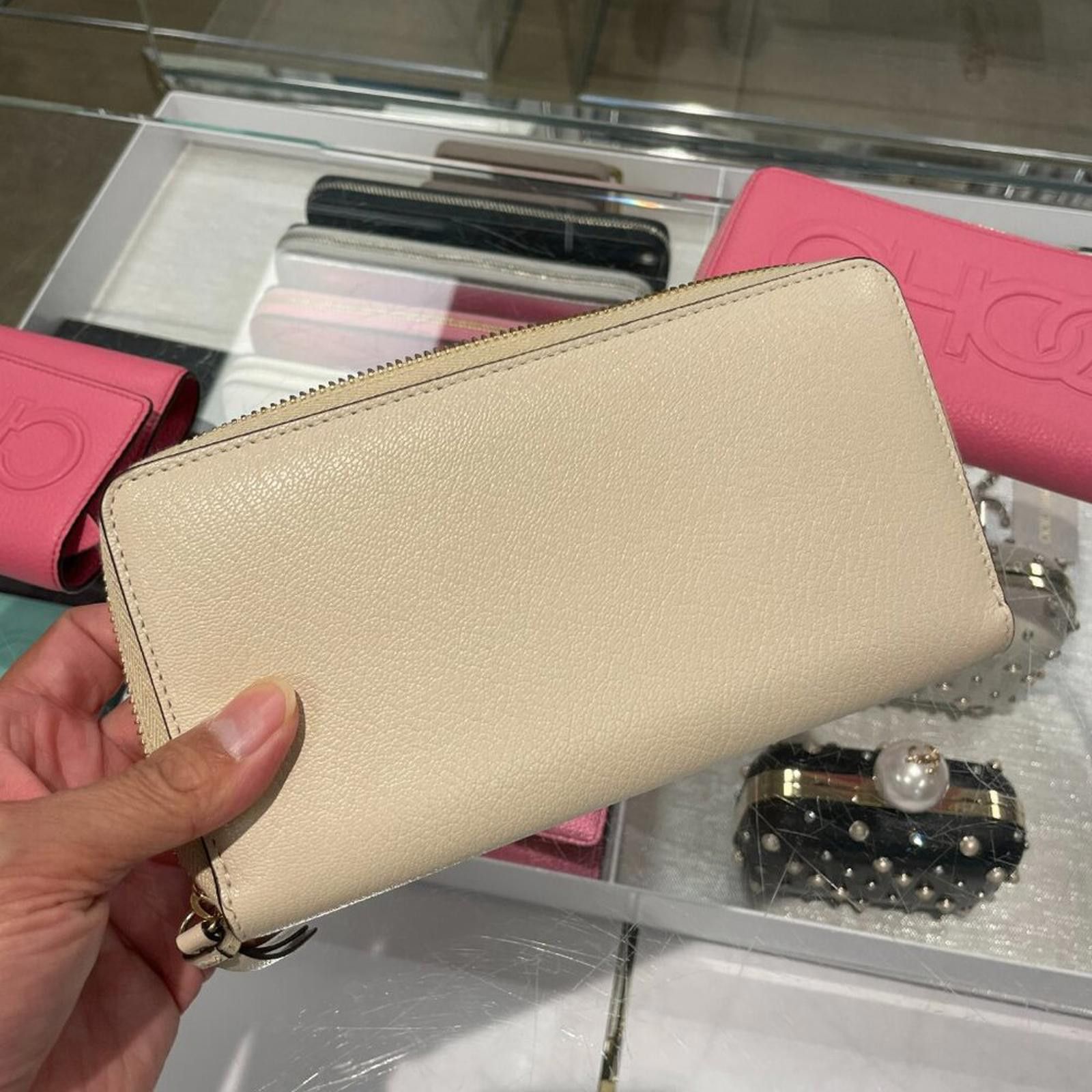 Jimmy Choo NWT JIMMY CHOO BETTINA LEATHER WALLET Size ONE SIZE - 2 Thumbnail