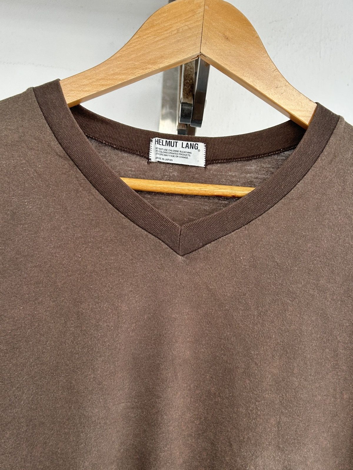 Helmut Lang Helmut Lang Vneck Brown Plain Tee Size US M / EU 48-50 / 2 - 3 Thumbnail