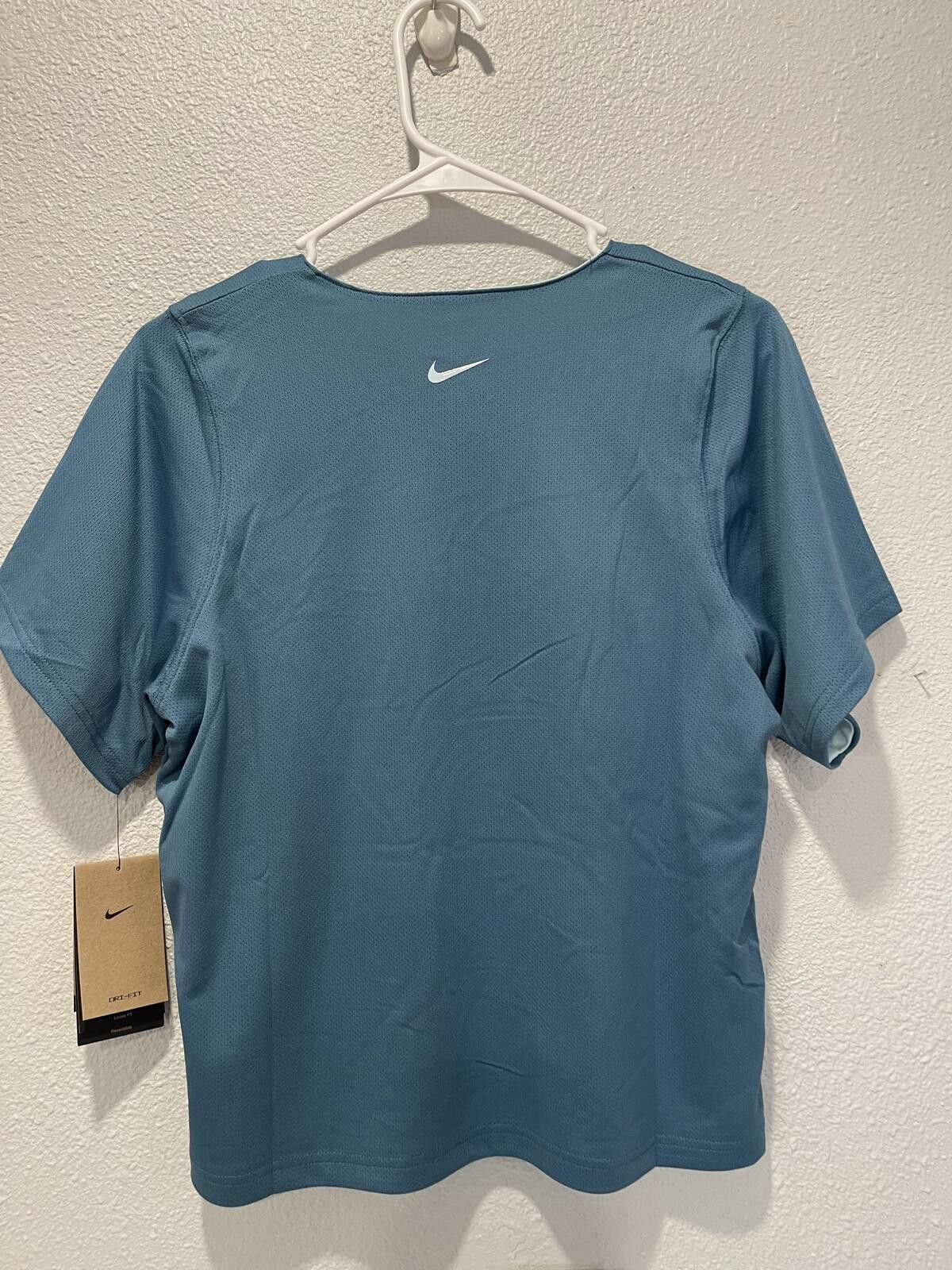 Nike Nike Sabrina Dri-FIT Reversible Basketball Top Size S / US 4 / IT 40 - 2 Thumbnail
