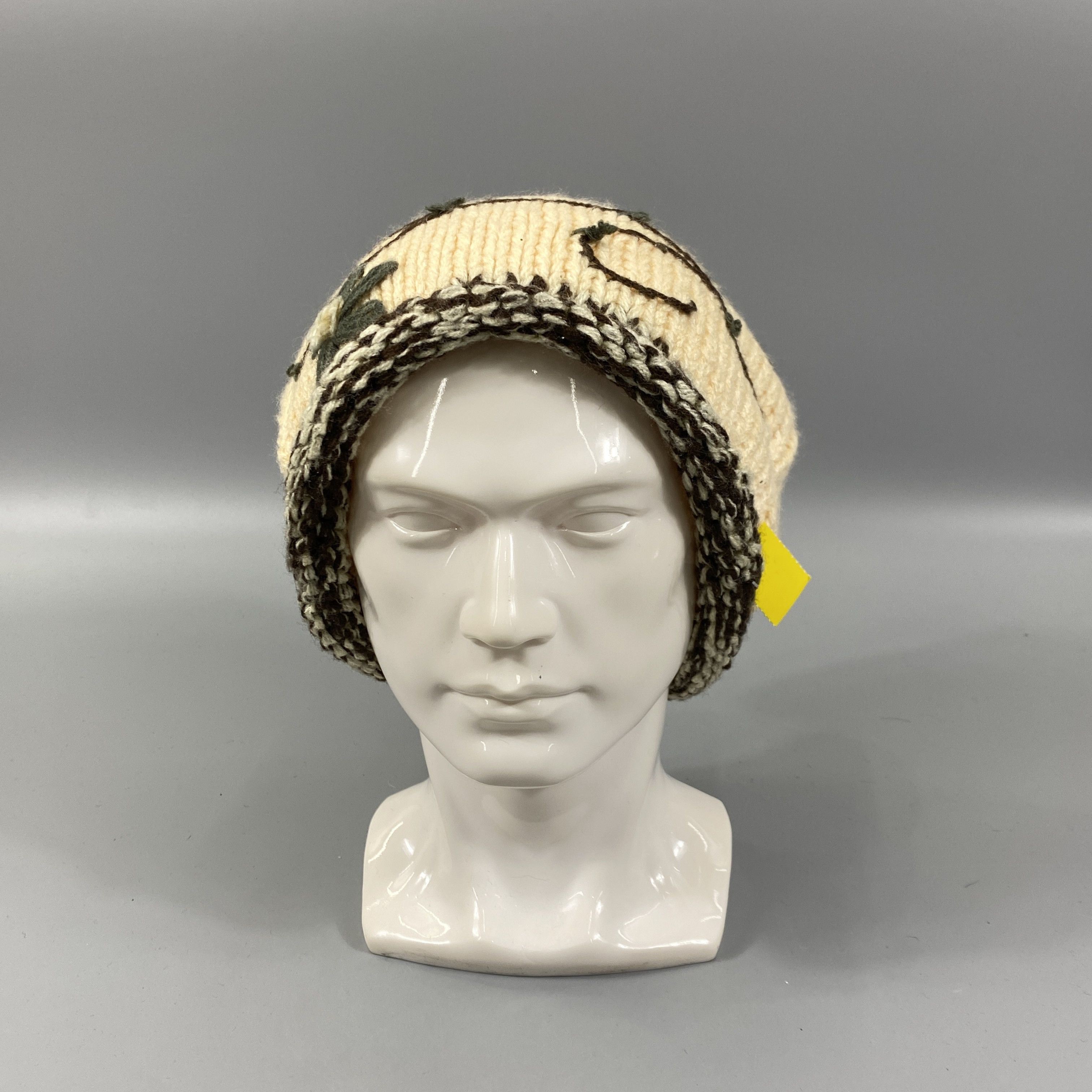 Japanese Brand Vintage Grace Knit Snow Cap Beanie Hat -BN1143 Size ONE SIZE - 1 Thumbnail