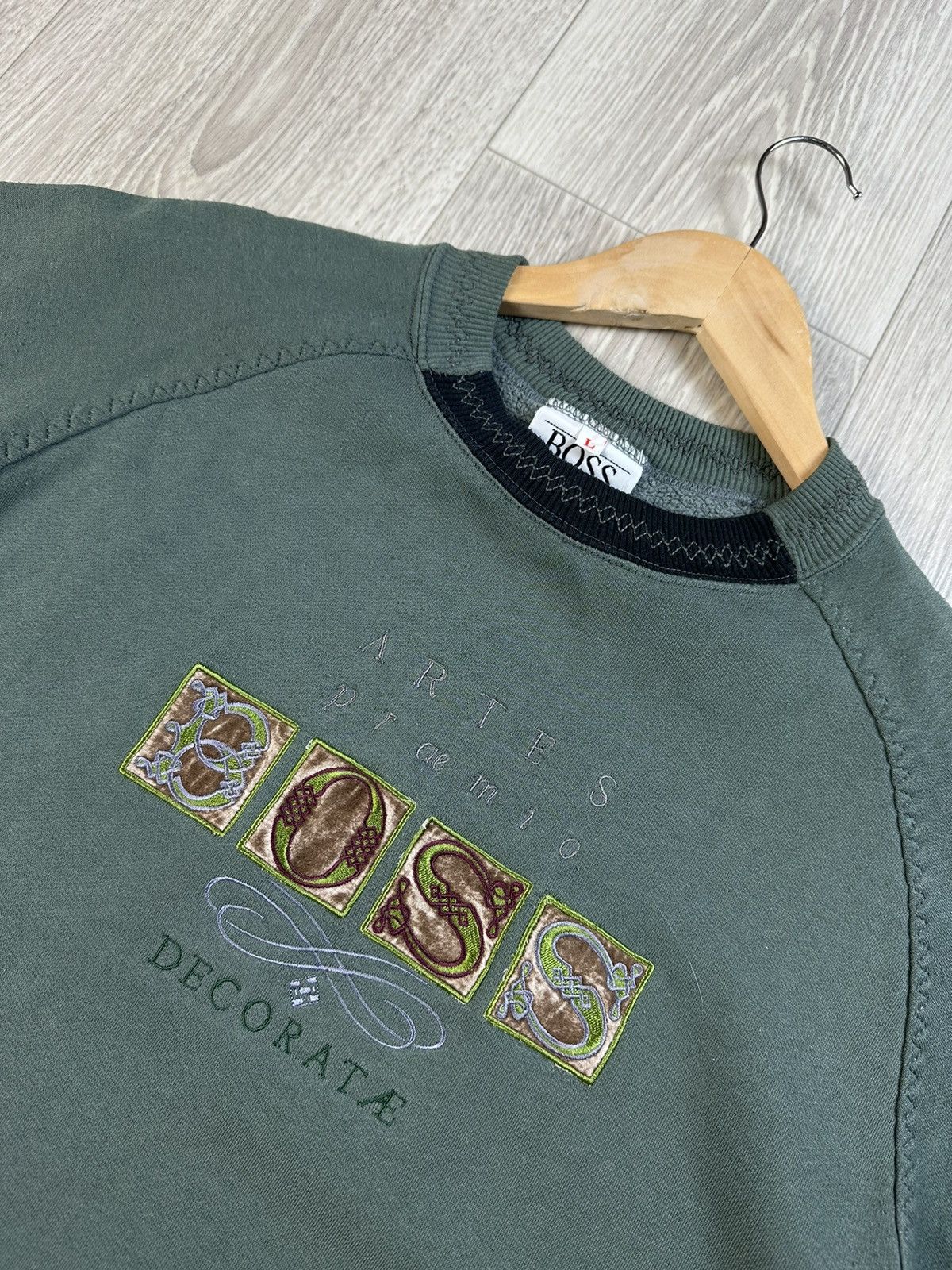 Hugo Boss × Vintage Vintage Hugo Boss Sweatshirt Crewneck Boxy Big Logo Size US L / EU 52-54 / 3 - 5 Thumbnail