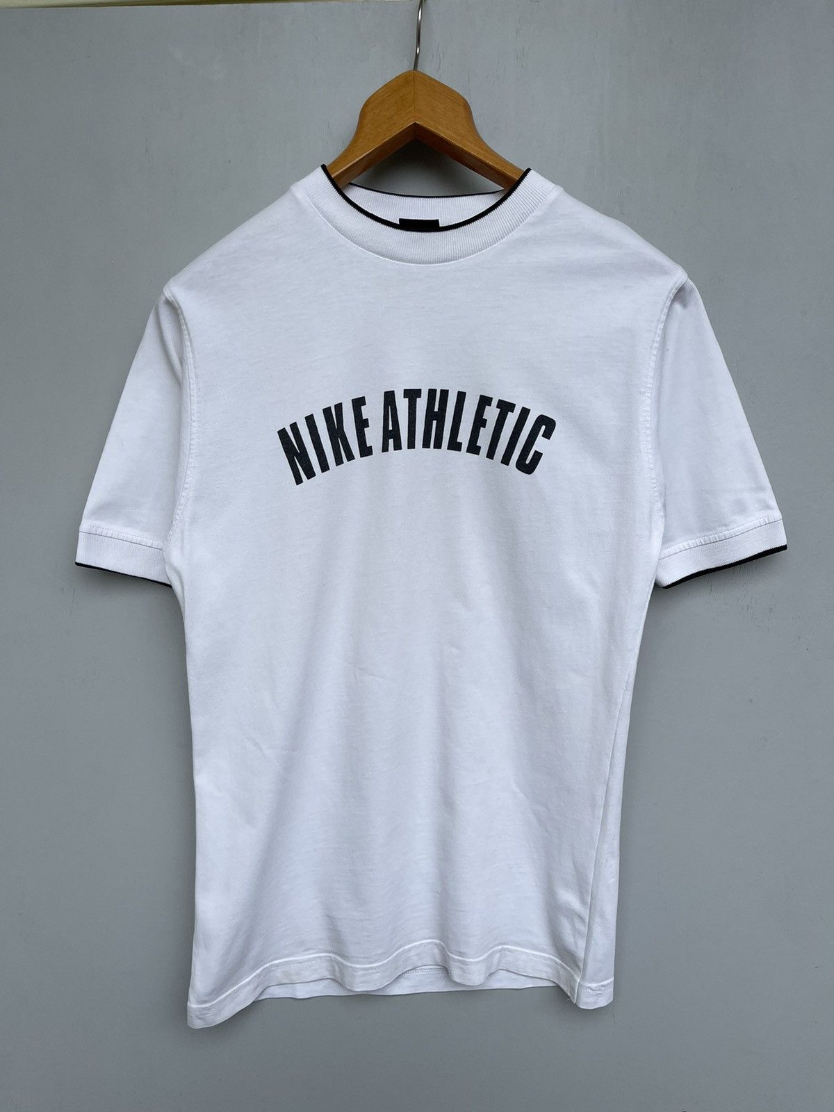 Nike 90's Vintage Nike Athletic Spell Out Logo Crewneck T-shirt Size US M / EU 48-50 / 2 - 1 Thumbnail