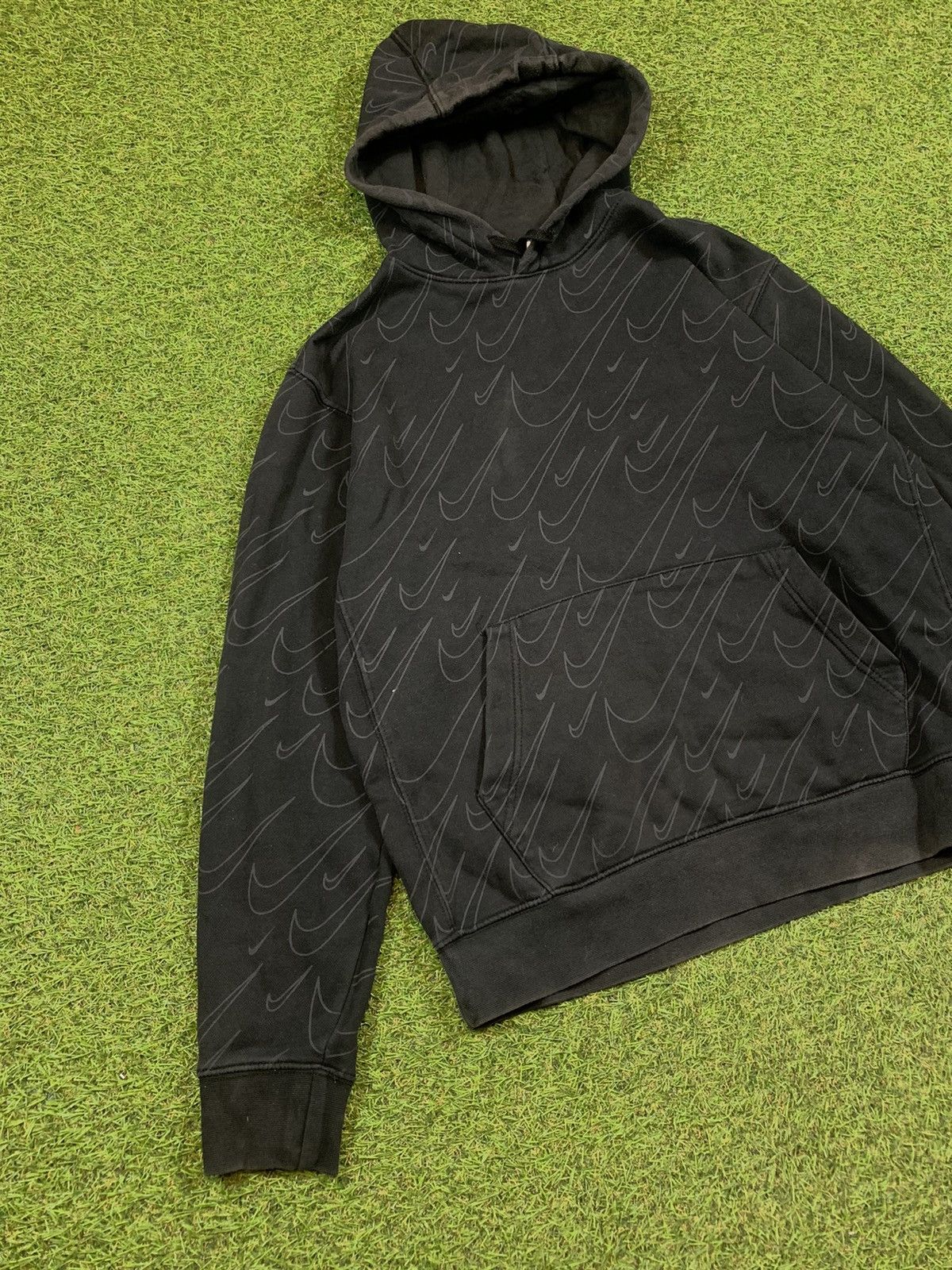 Nike Vintage Y2K Nike hoodie monogrammed swoosh sun faded size M Size US M / EU 48-50 / 2 - 2 Thumbnail