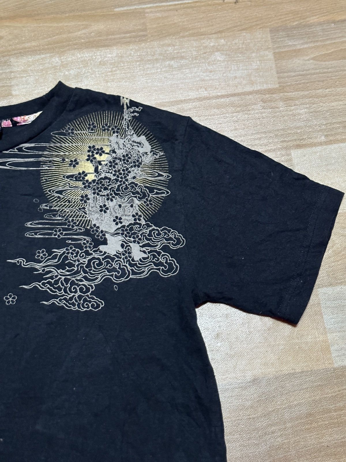 Japanese Brand Rare🔥 Shortsleeve Sukajan Tee Size US M / EU 48-50 / 2 - 8 Thumbnail