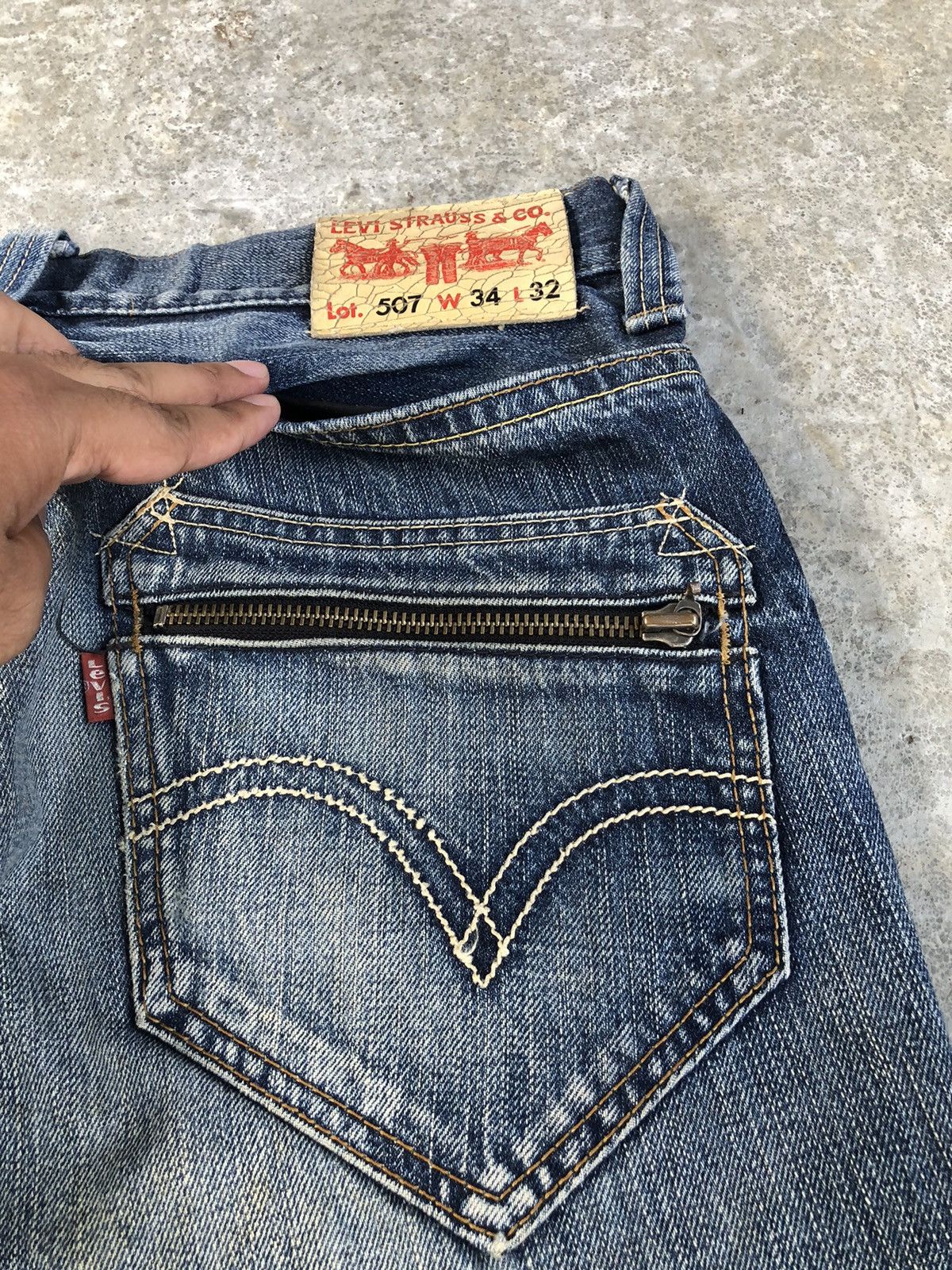 If Six Was Nine Y2k Levi’s Flared Jeans Distressed Jeans Mudwash 507 Size US 33 - 16 Thumbnail