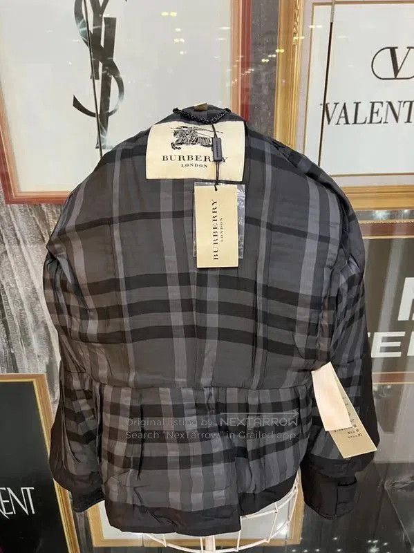 Burberry Burberry Black Striped Women's Winter Jacket. Size XS / US 0-2 / IT 36-38 - 4 Thumbnail