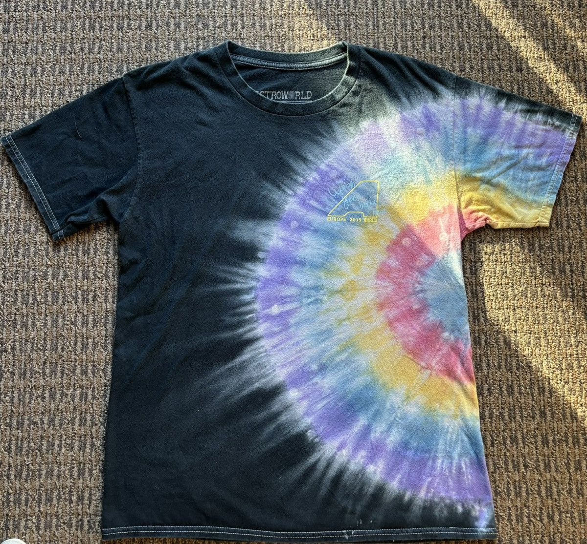 Travis Scott Travis Scott Astroworld 2019 Europe Rap Tee Size US M / EU 48-50 / 2 - 1 Thumbnail