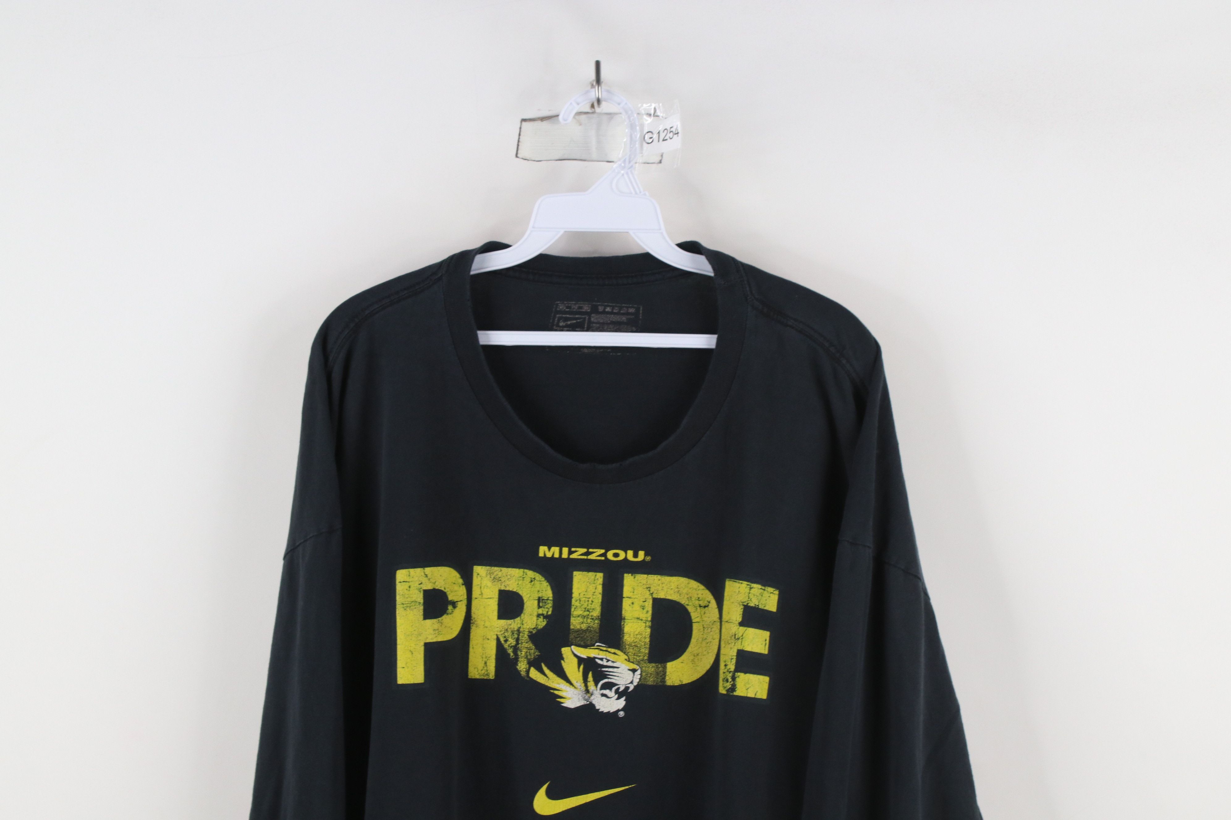 Nike × Vintage Vintage Nike Center Swoosh University of Missouri T-Shirt Size US XXL / EU 58 / 5 - 2 Thumbnail
