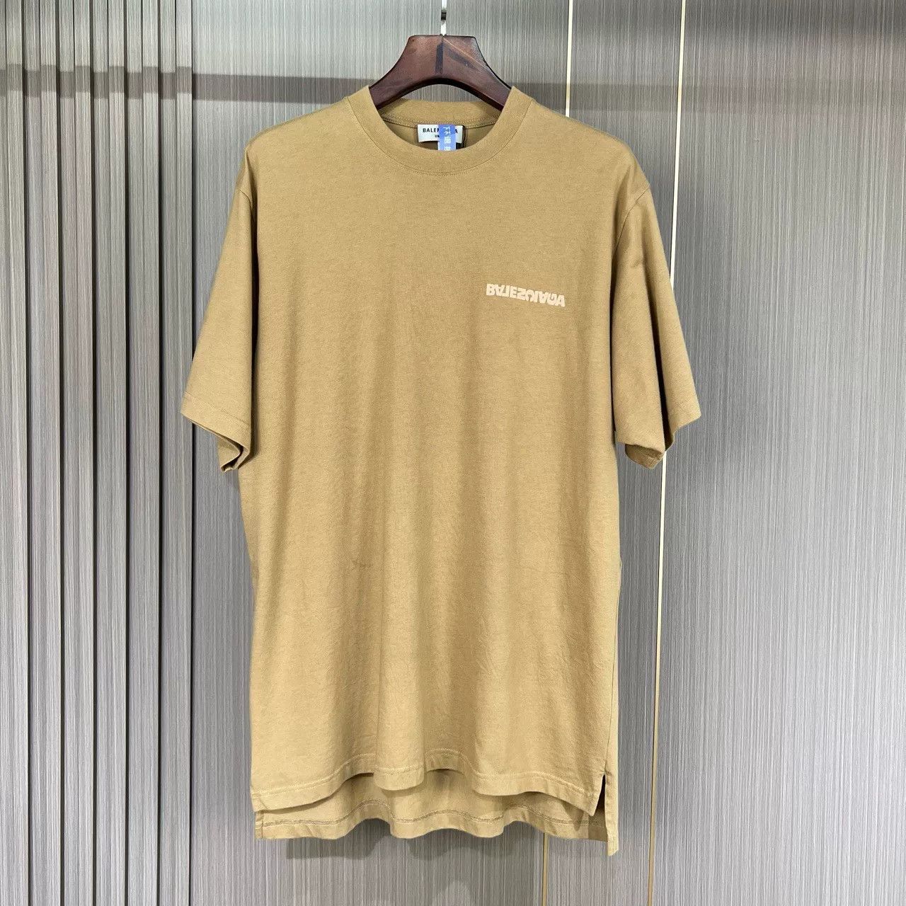 Balenciaga balenciaga logo embroidered short sleeve t-shirt Size US S / EU 44-46 / 1 - 1 Thumbnail