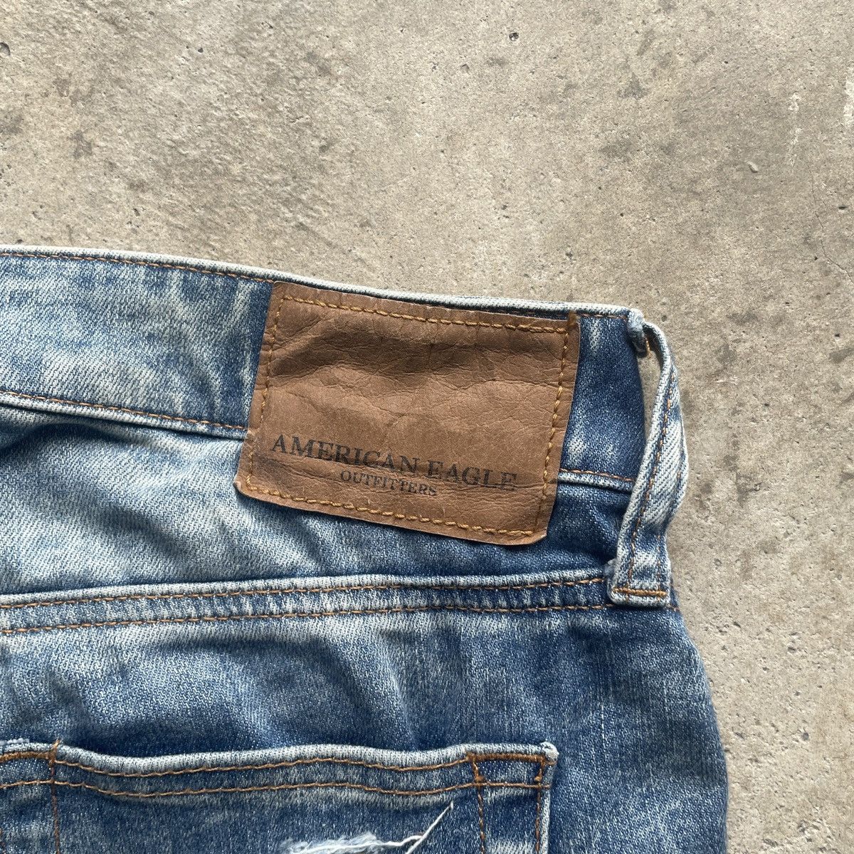 American Eagle Outfitters American Eagle Outfitters Jeans Ripped Faded Distressed W31 Size US 31 - 9 Thumbnail