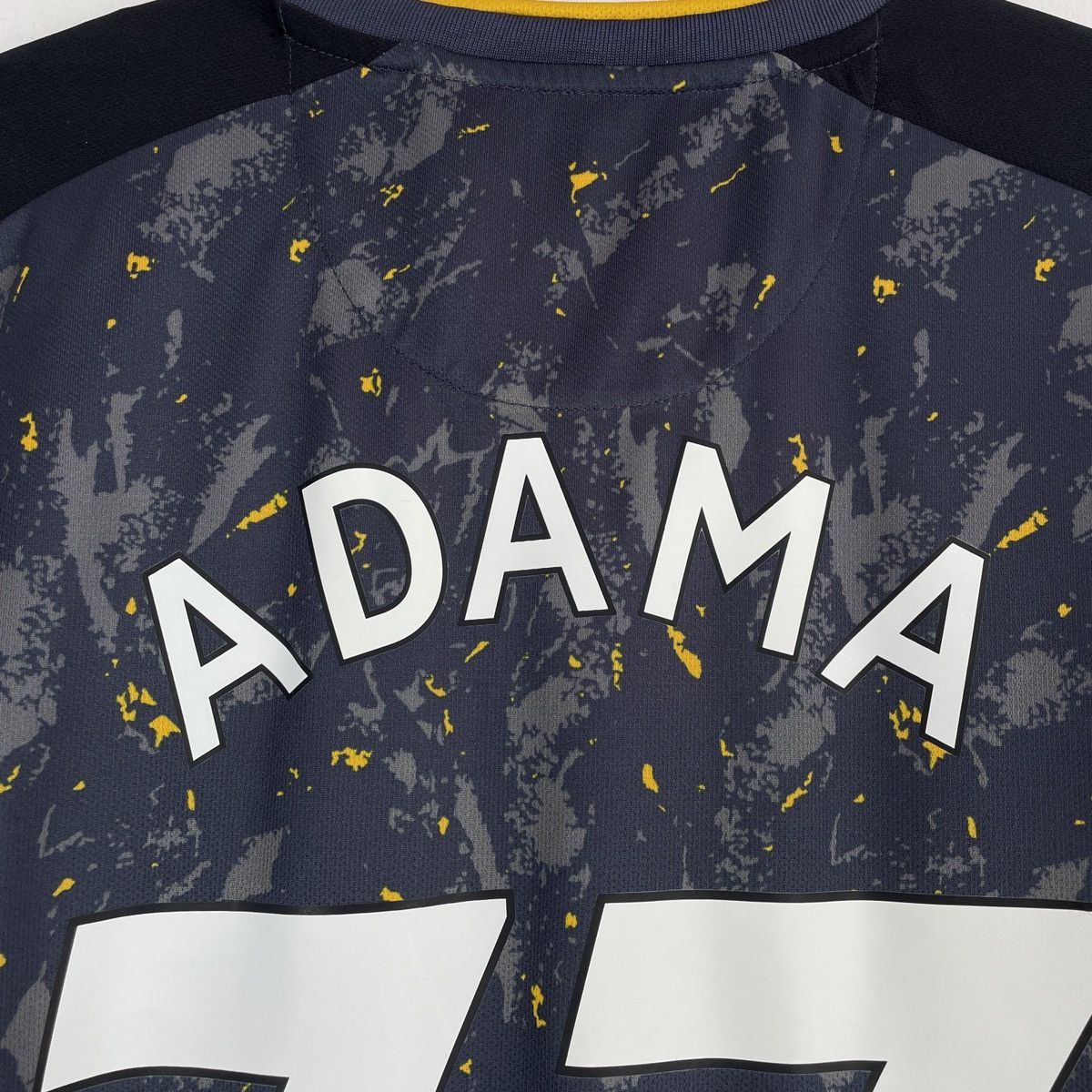 Castore Wolverhampton Adama Traore Away Jersey Shirt 2021/2022 M-L Size US L / EU 52-54 / 3 - 9 Thumbnail