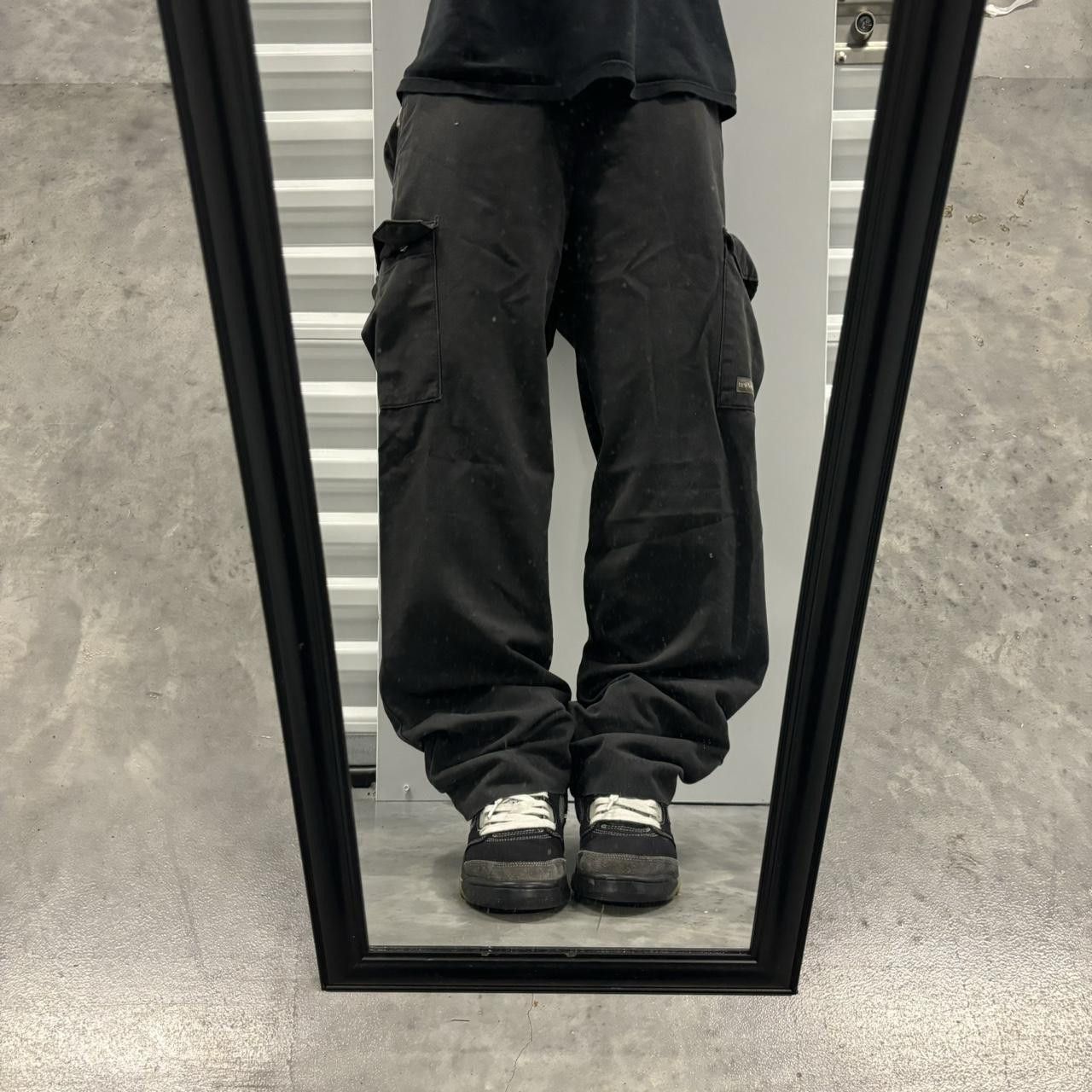 Japanese Brand × Vintage Crazy Vintage Y2K/2000s Grunge Faded Black Skater Workwear Cargo Pants! Size US 31 - 1 Thumbnail
