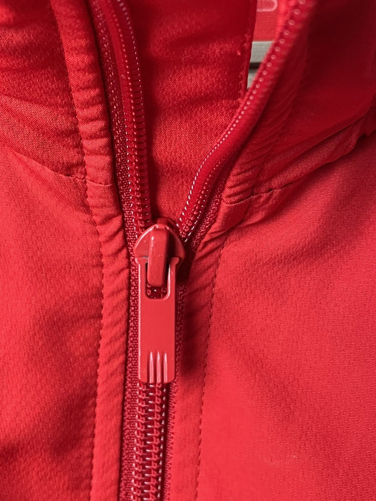 Adidas Vintage Adidas Liverpool Football Jacket Hooded Soccer L Size US L / EU 52-54 / 3 - 5 Thumbnail