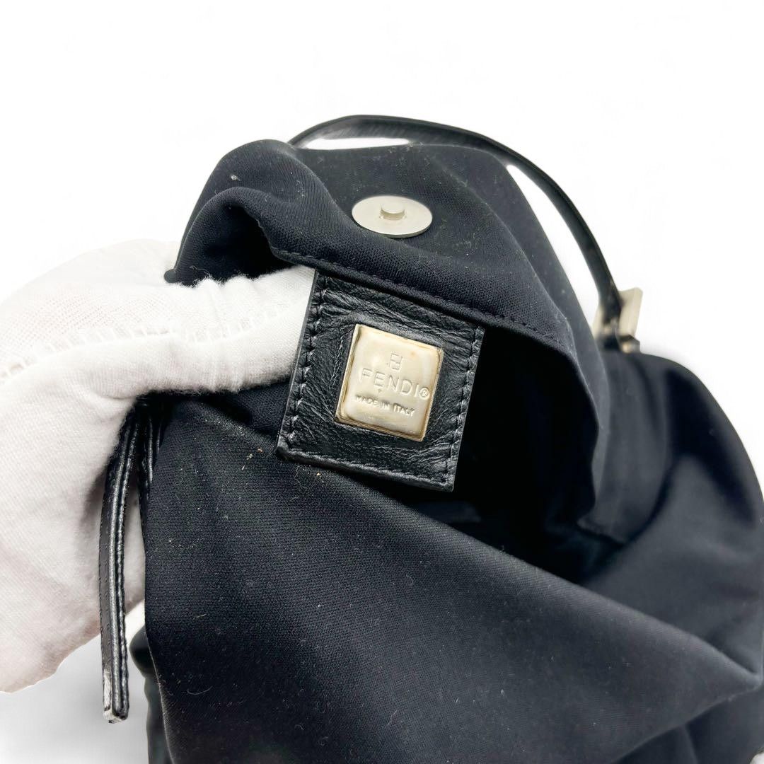 Fendi Fendi - Mamma Bucket Handbag Shoulder Bag Black Size ONE SIZE - 11 Thumbnail