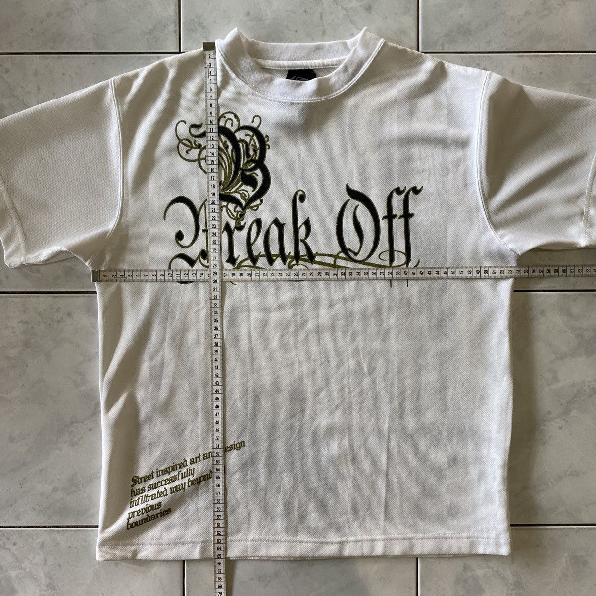 Japanese Brand Break Off Ornamental Gothic Typography Graphic T-Shirt White Size US M / EU 48-50 / 2 - 17 Thumbnail
