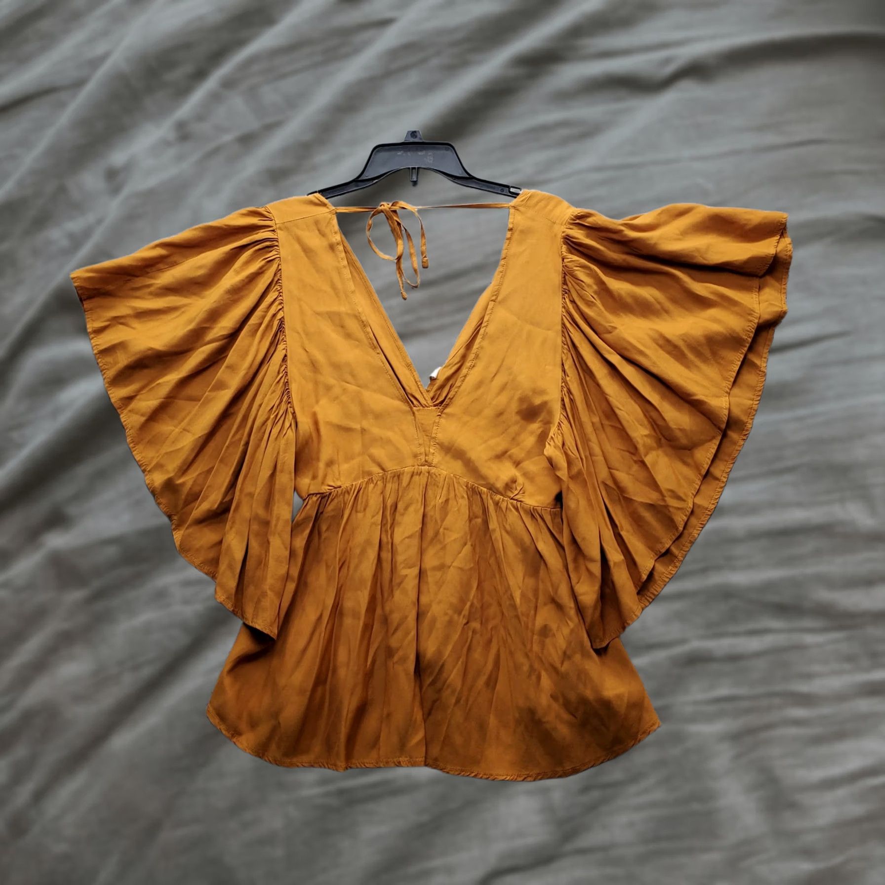 Vintage Souvenir Blouse Womens M Tan Boho Butterfly Sleeve V-Neck Tie Back Shirt Mens? Size M / US 6-8 / IT 42-44 - 1 Thumbnail