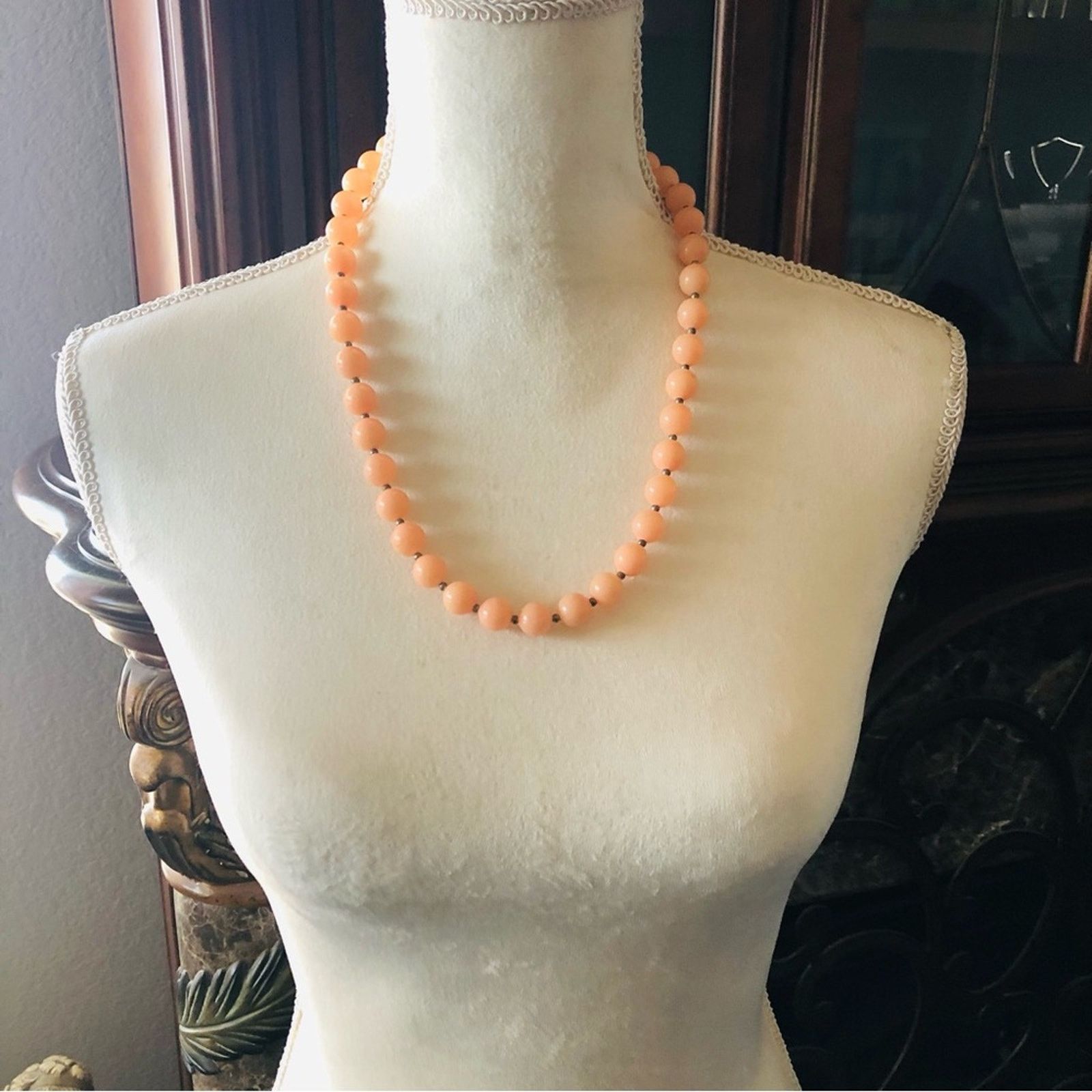Vintage Vintage 60s-70s light peach beaded necklace Size ONE SIZE - 5 Thumbnail